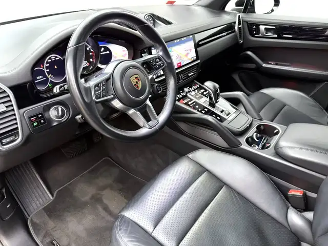 Porsche Cayenne view 7