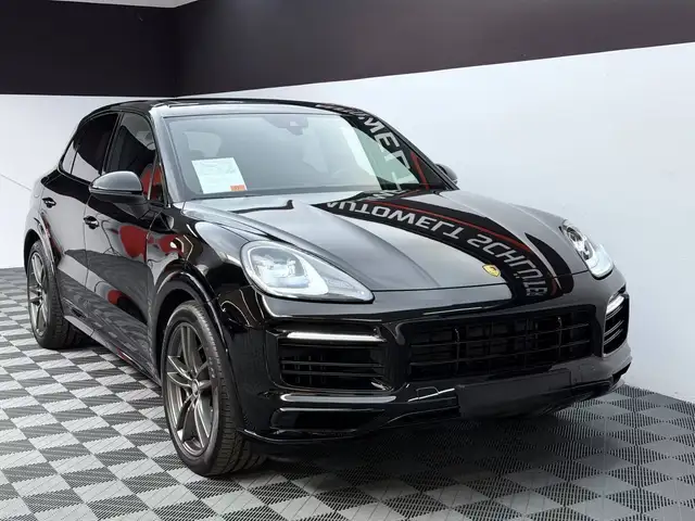 Porsche Cayenne view 2