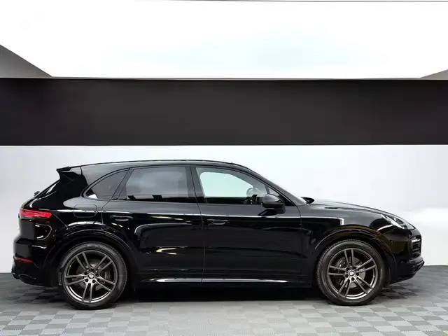 Porsche Cayenne view 6
