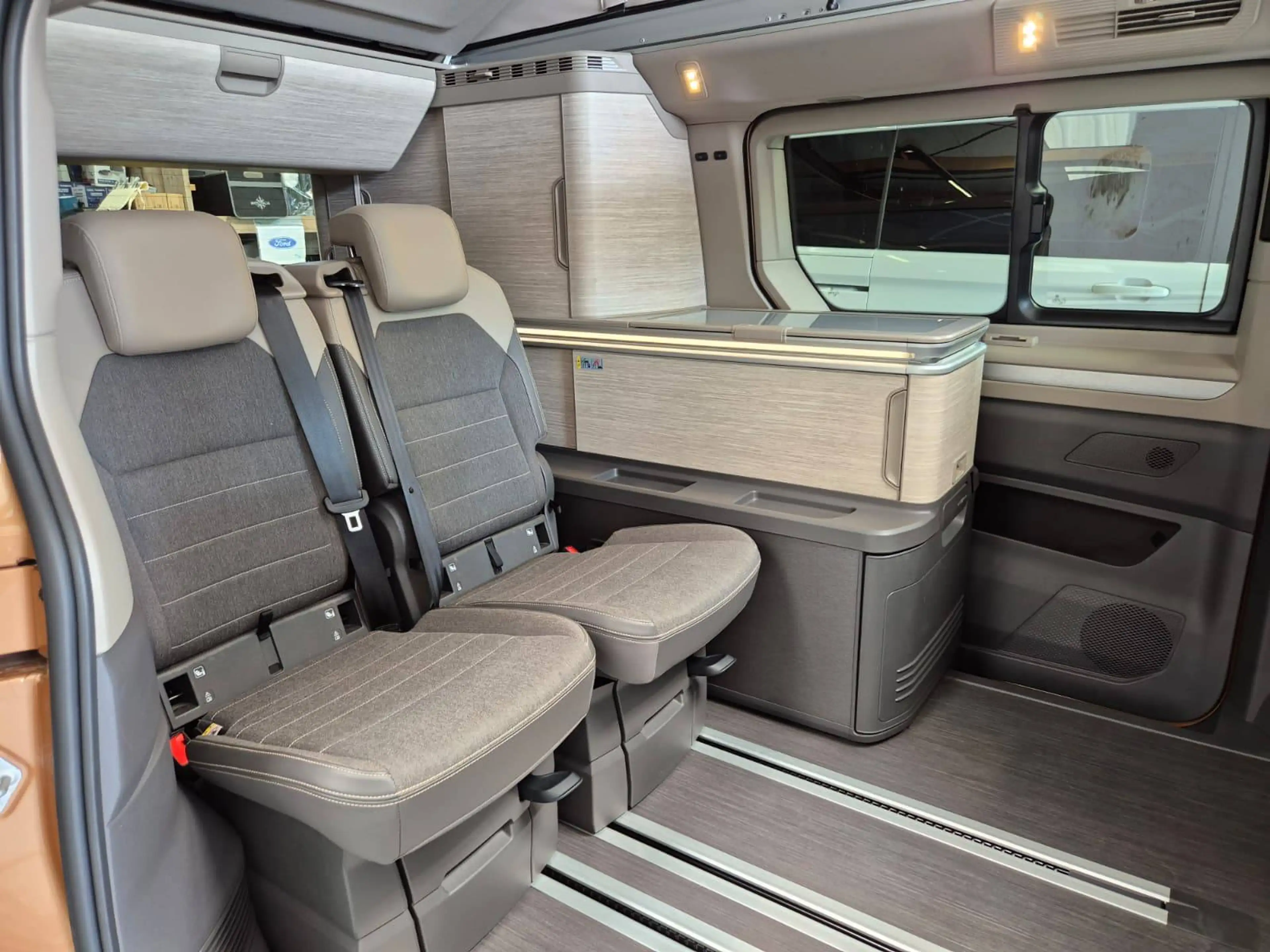 Volkswagen T7 California OCEAN 2.0 Diesel Automaat — photo 8
