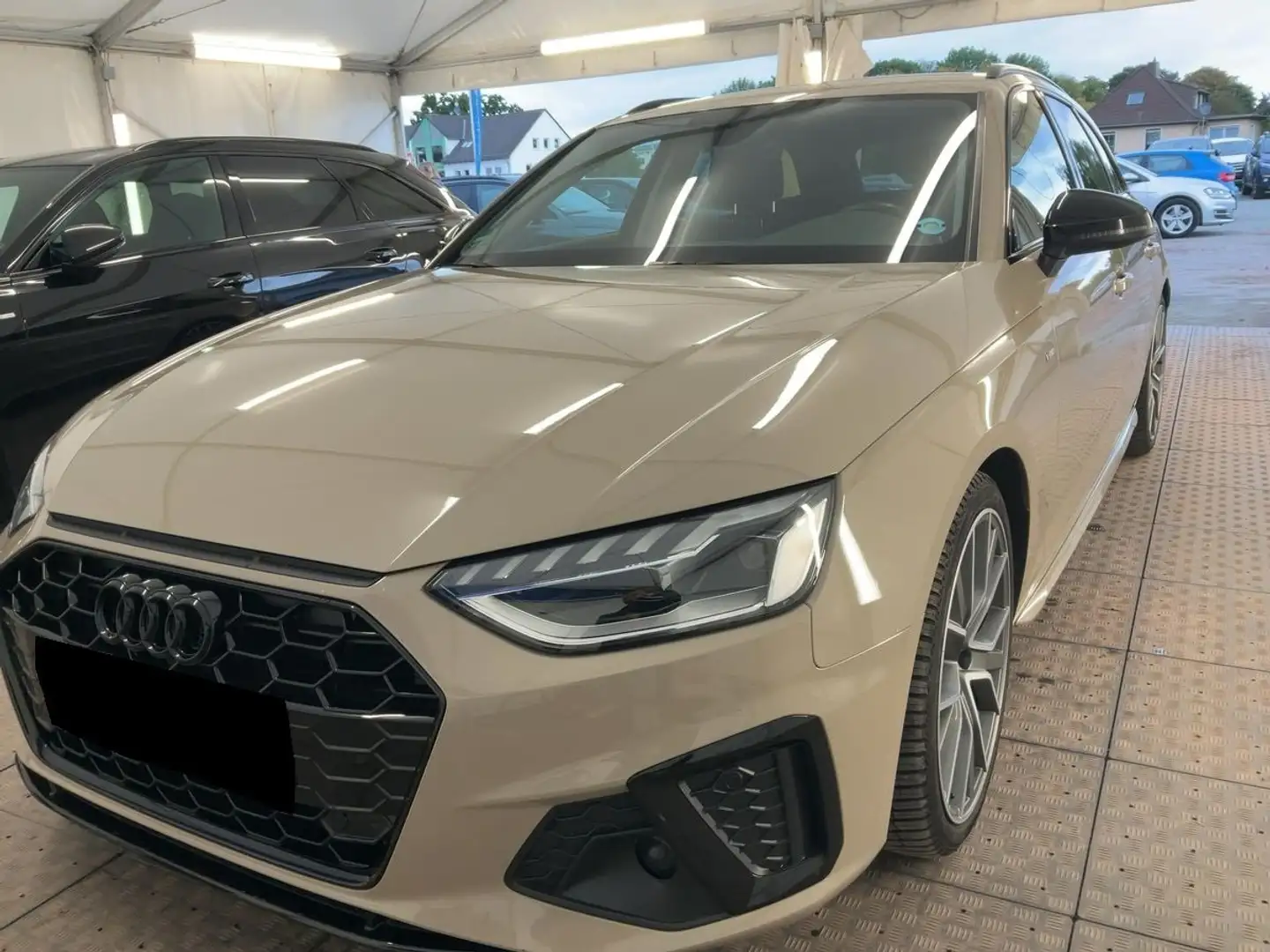 Audi A4 40 TDI S line *TOP Ausstattung* Beige - 1