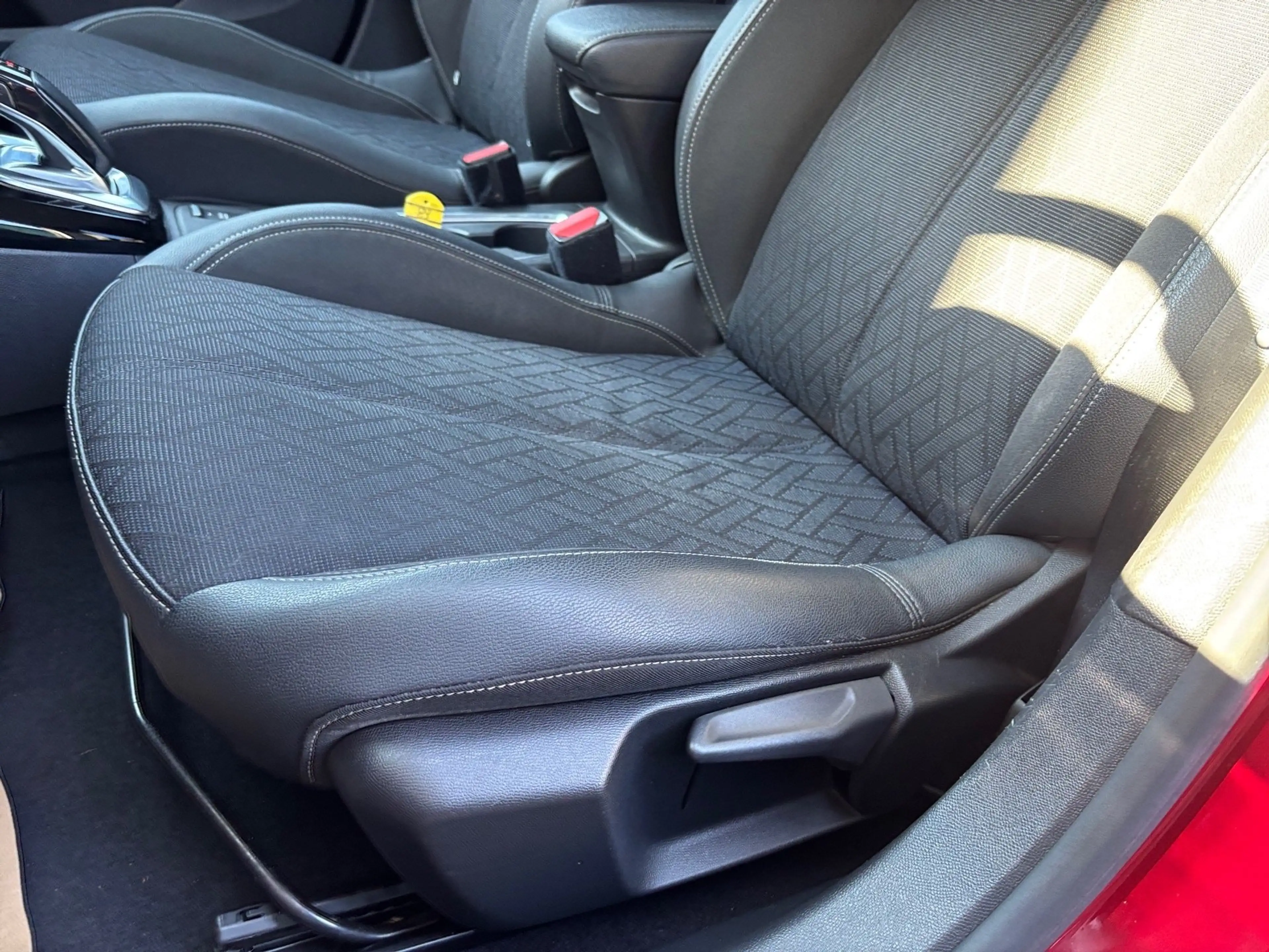 Opel Corsa-e Corsa F e First Edition Fernlichtass. KeyLess LM — photo 8