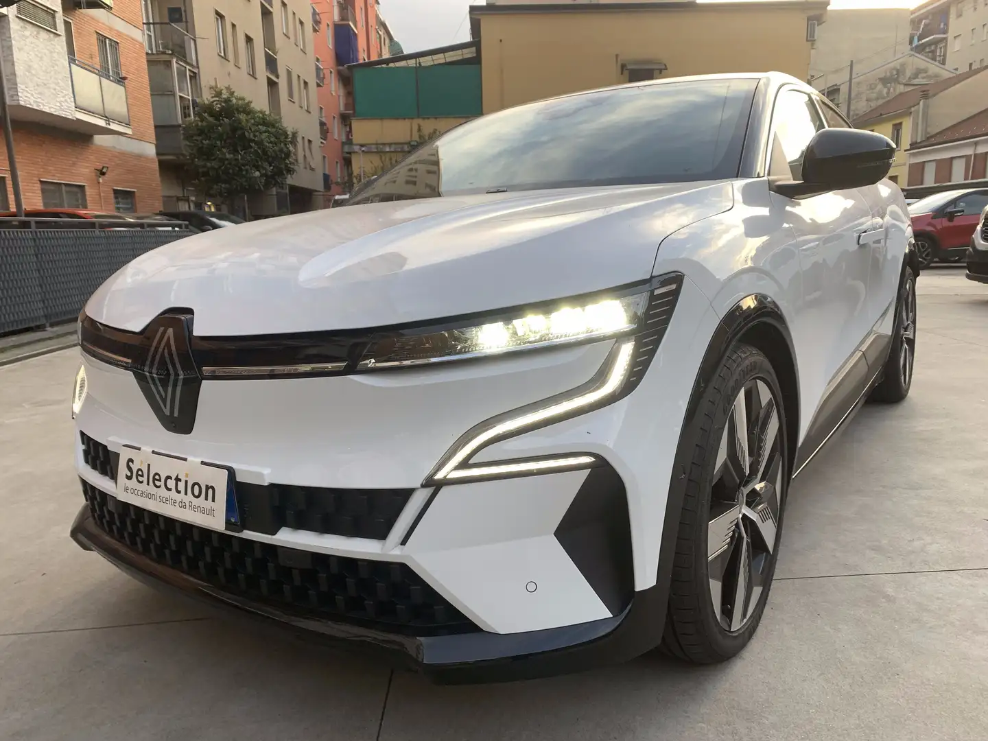 Renault Megane E-Tech Techno EV60 220cv AC22 Bianco - 2