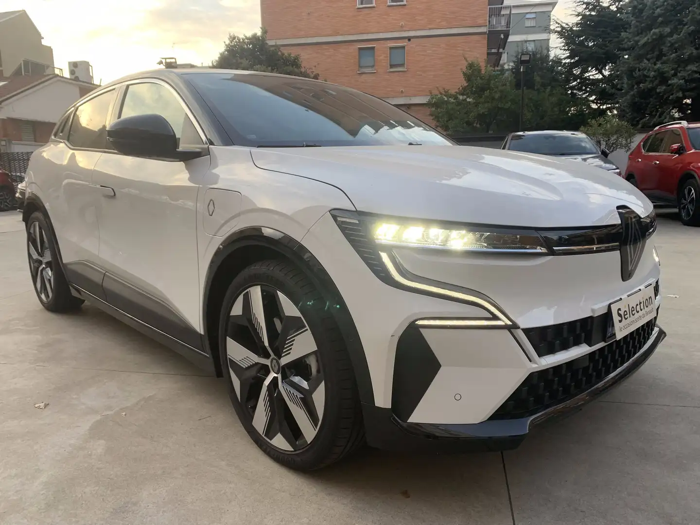 Renault Megane E-Tech Techno EV60 220cv AC22 Bianco - 1