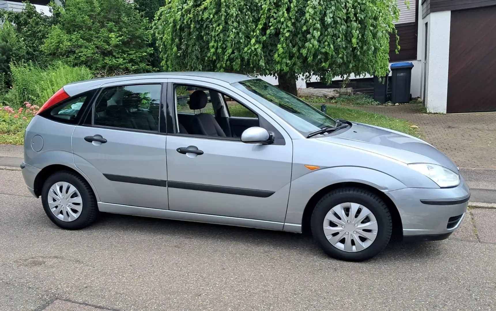 Ford Focus 60tkm Silber - 2