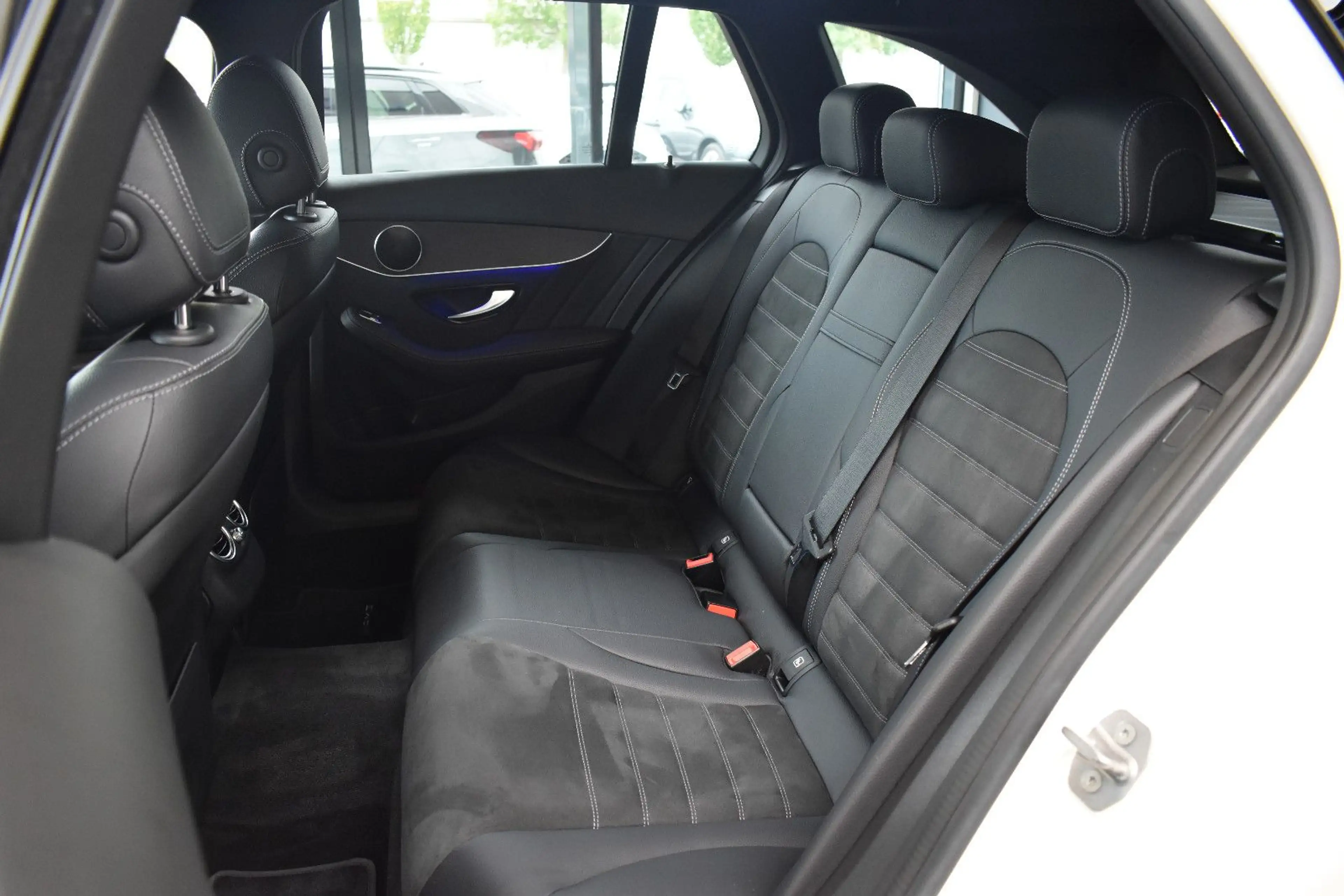 Mercedes-Benz C 300 de T 9G-tronic AMG Line Multibeam~WideS~HUD — photo 10
