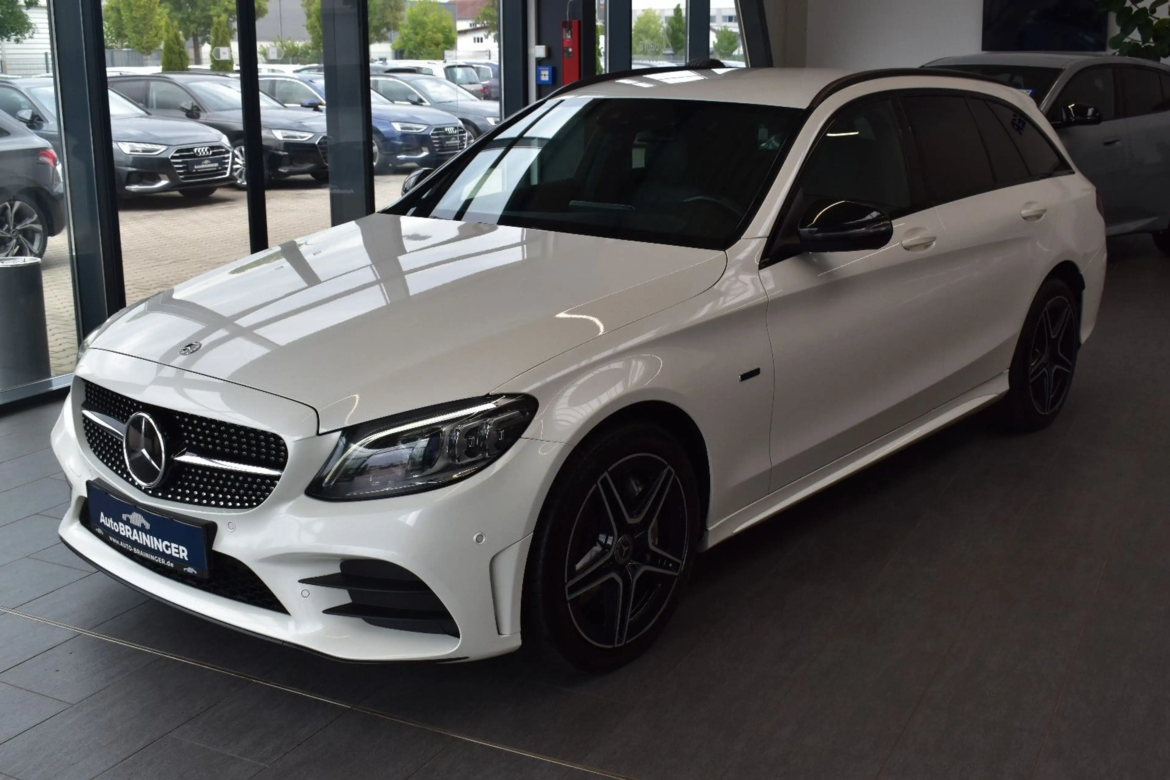 Mercedes-Benz C 300 de T 9G-tronic AMG Line Multibeam~WideS~HUD — photo 4
