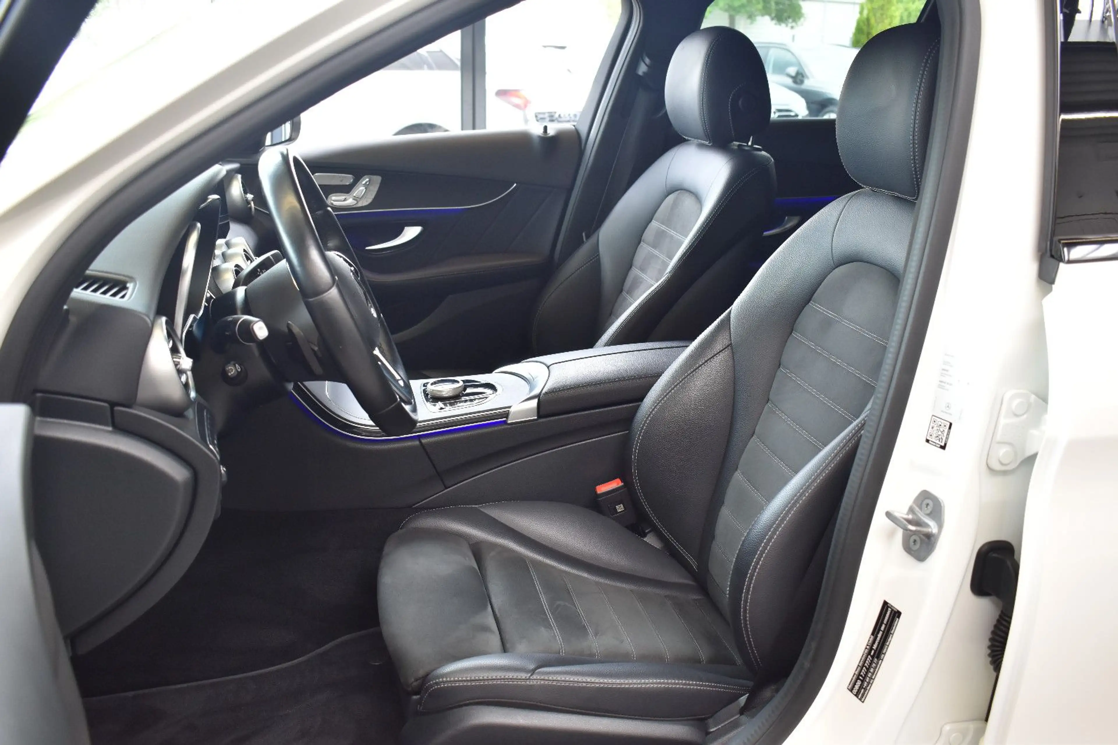 Mercedes-Benz C 300 de T 9G-tronic AMG Line Multibeam~WideS~HUD — photo 7