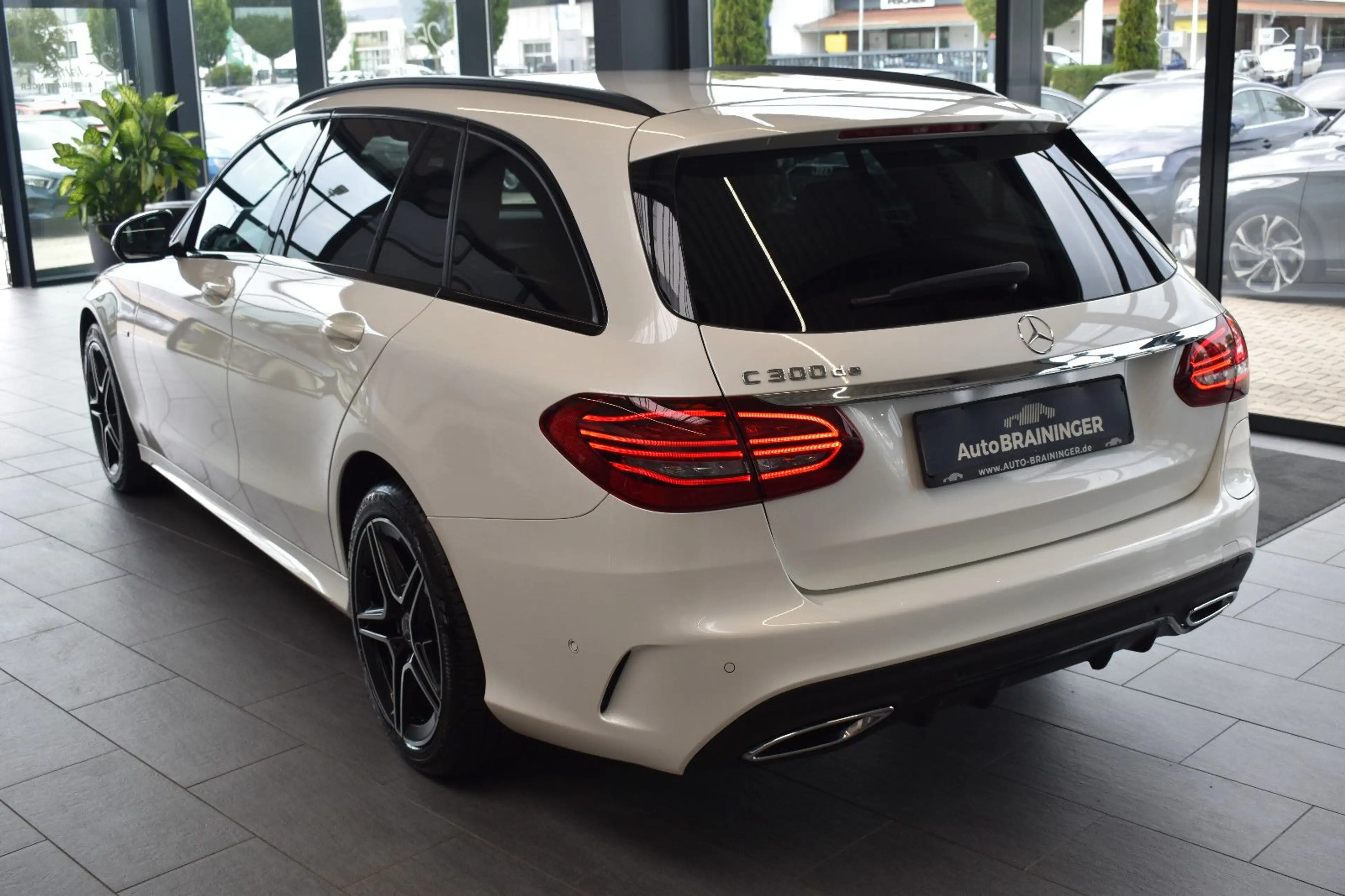 Mercedes-Benz C 300 de T 9G-tronic AMG Line Multibeam~WideS~HUD — photo 6