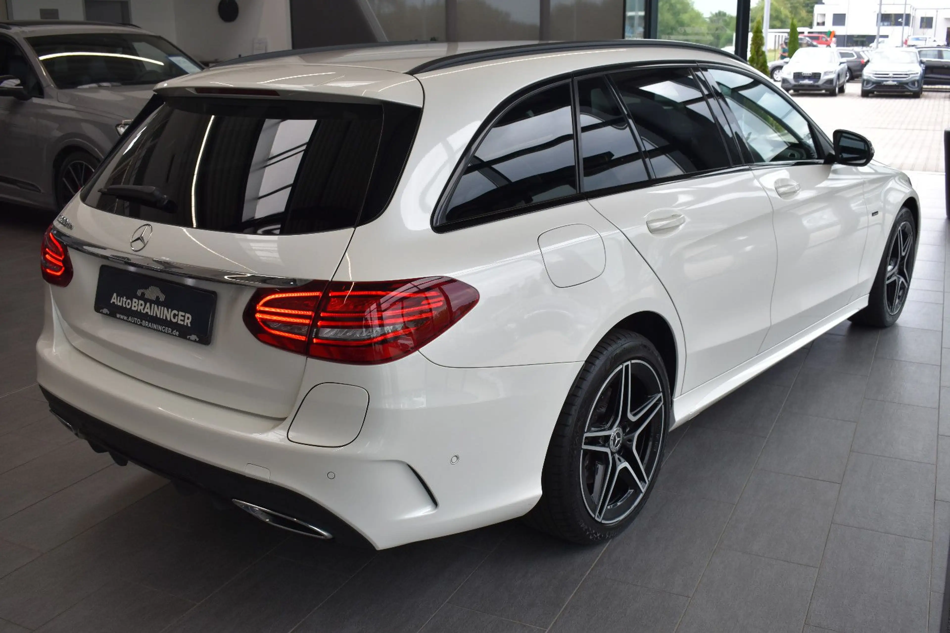 Mercedes-Benz C 300 de T 9G-tronic AMG Line Multibeam~WideS~HUD — photo 2
