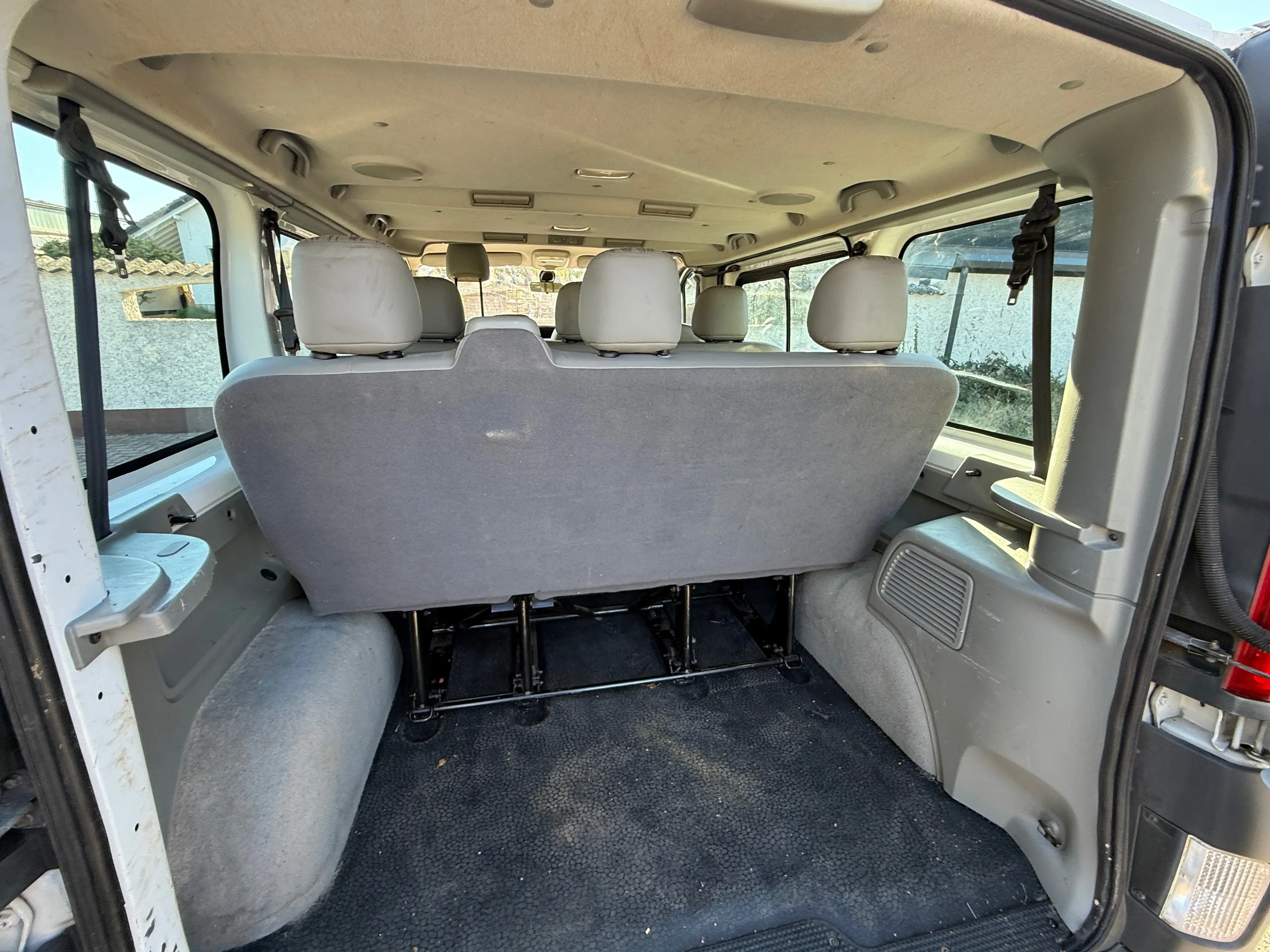 Nissan Primastar Kombi L1H1 2.7t (9 Sitze) — photo 11