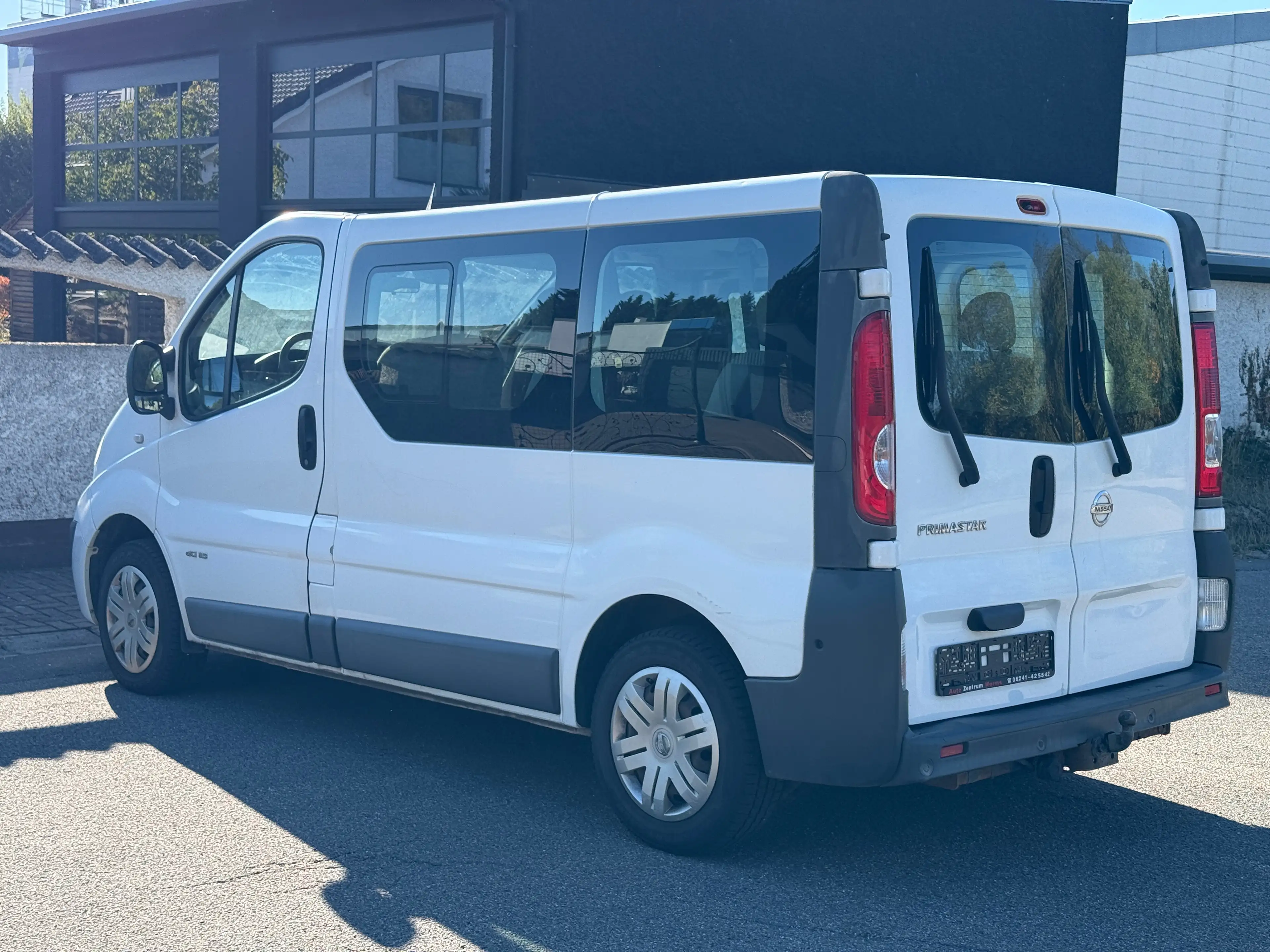 Nissan Primastar Kombi L1H1 2.7t (9 Sitze) — photo 8
