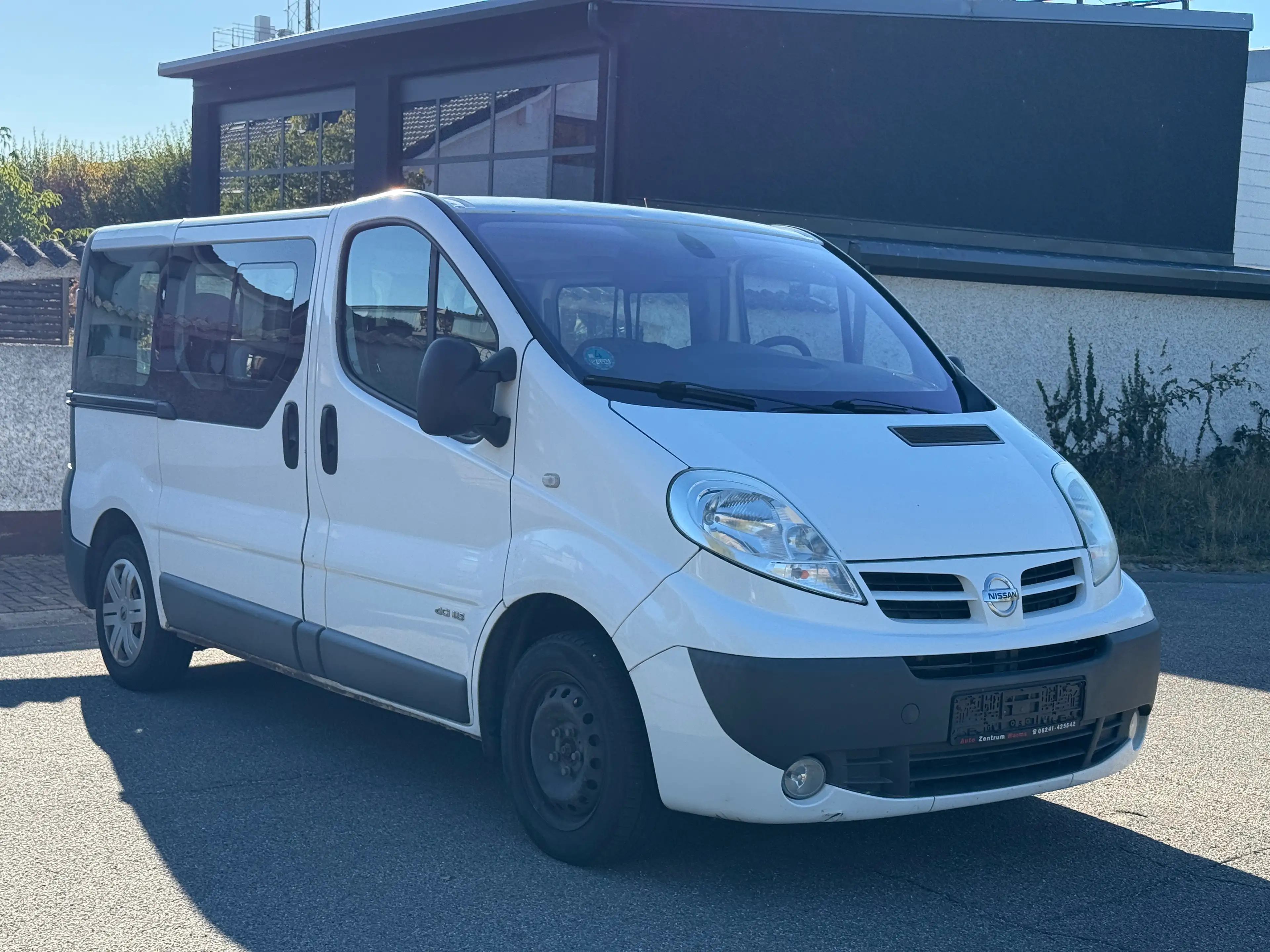 Nissan Primastar Kombi L1H1 2.7t (9 Sitze) — photo 4