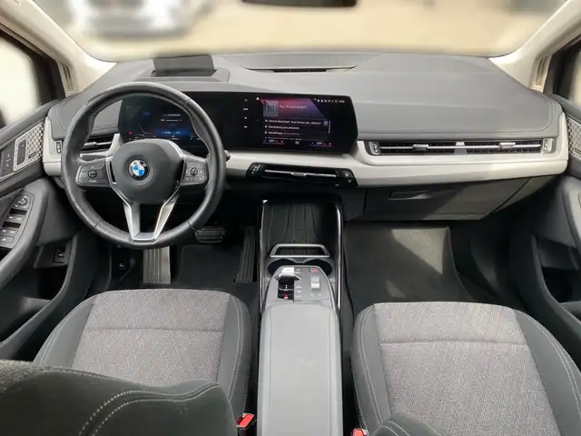 BMW 2 Series view 10