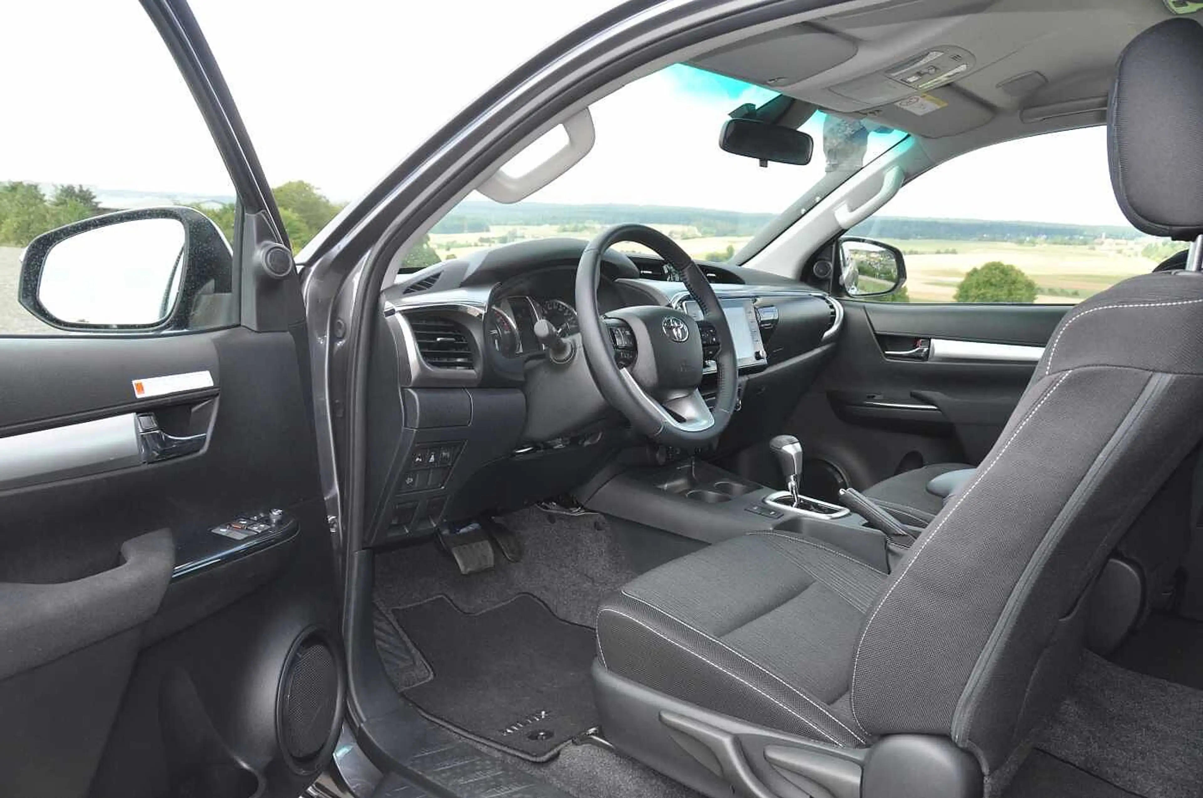 Toyota Hilux ExtraCab Nestle Offroad AHK*Rostschutz — photo 11