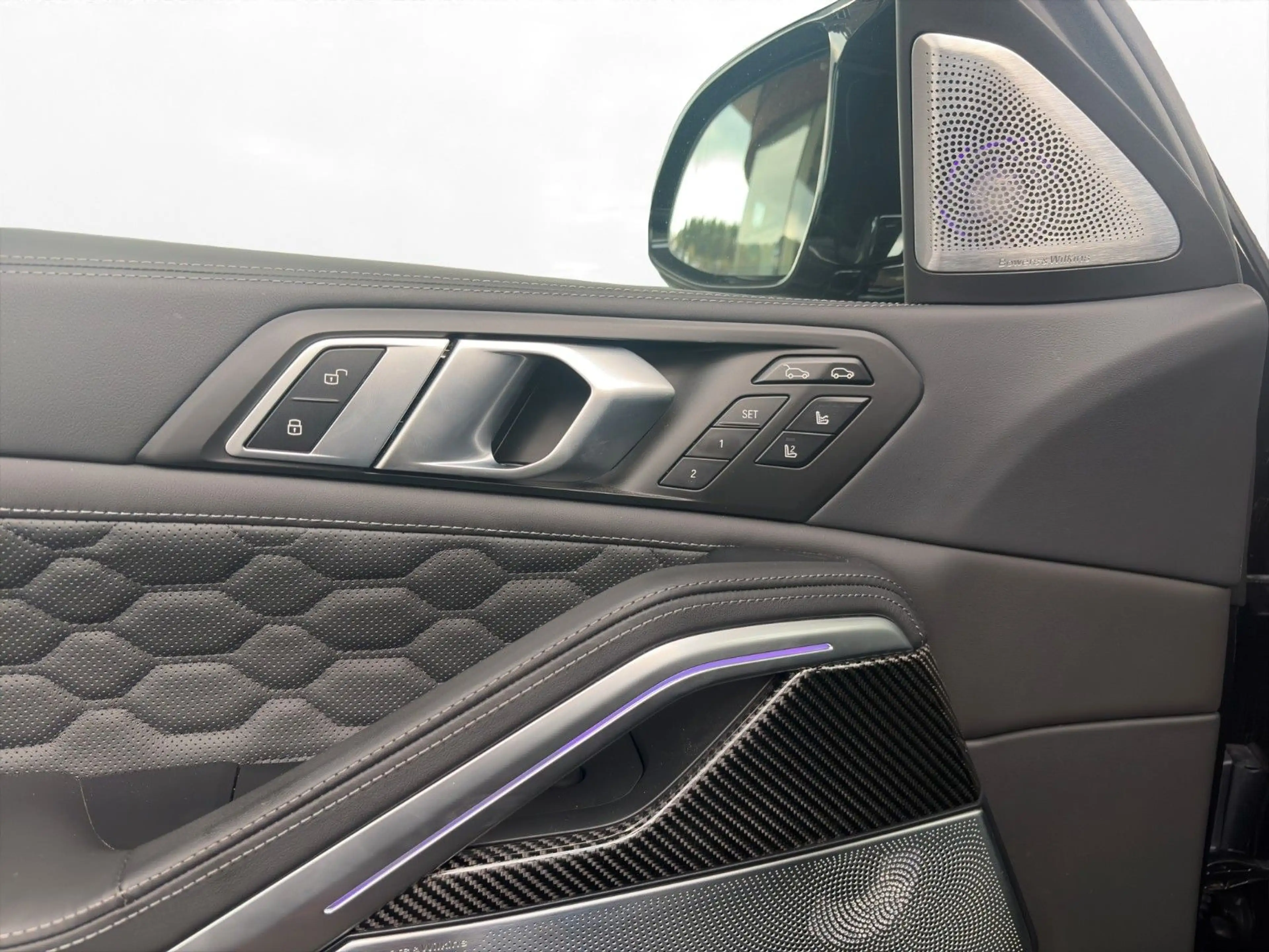 BMW X6 M Competition B&W Drivers Pack Sky Lounge — photo 13