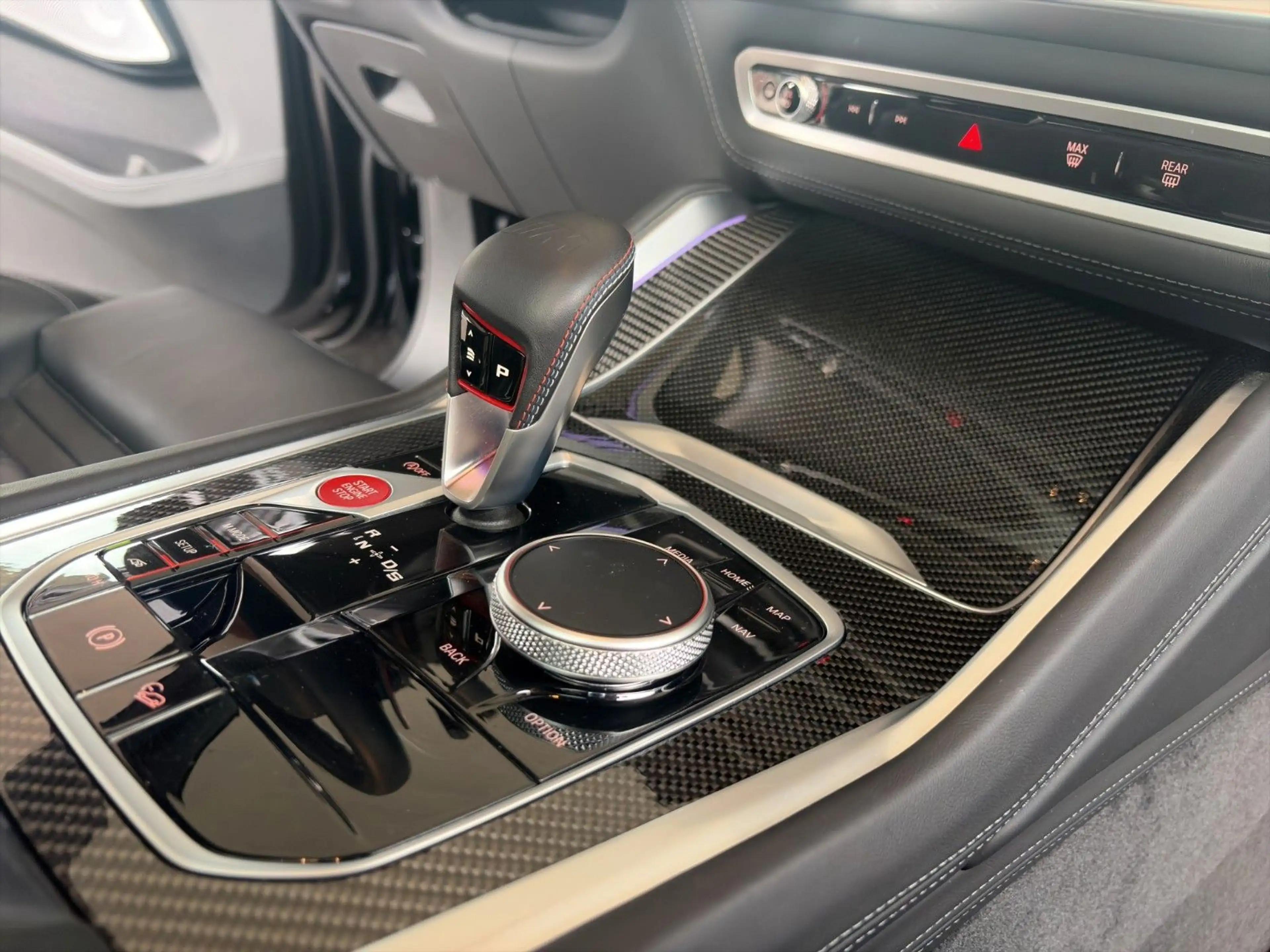 BMW X6 M Competition B&W Drivers Pack Sky Lounge — photo 15