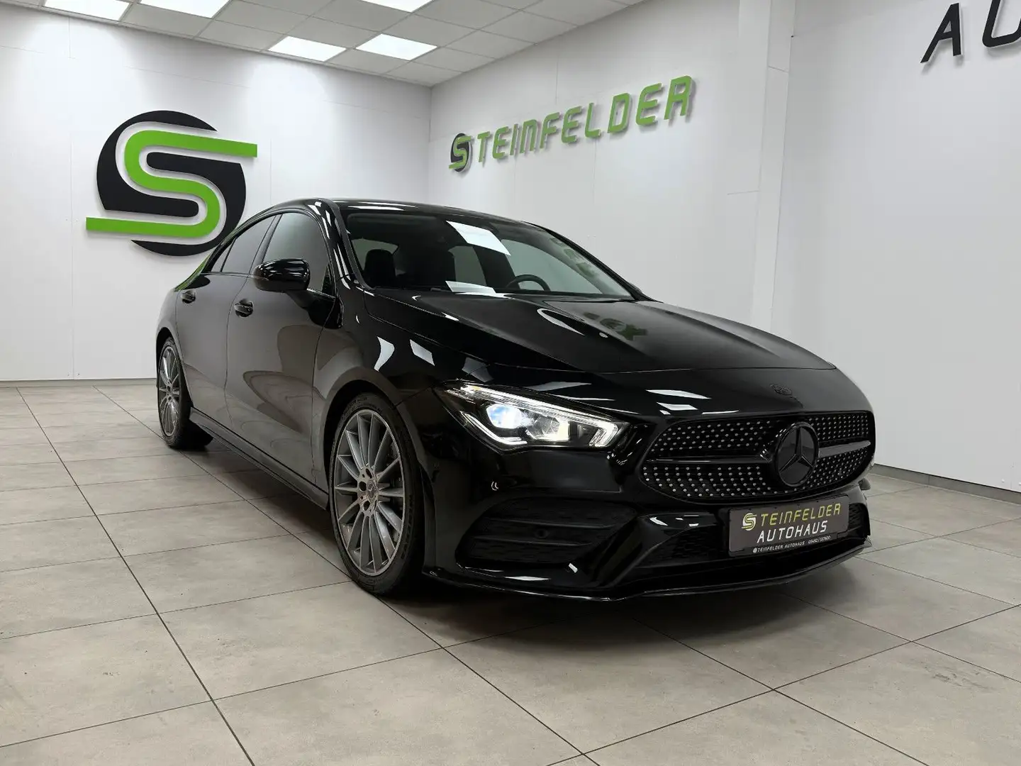 Mercedes-Benz CLA 220 /AMG LINE/ALCANTARA/NAVI/BUSINESS PAKET Noir - 1