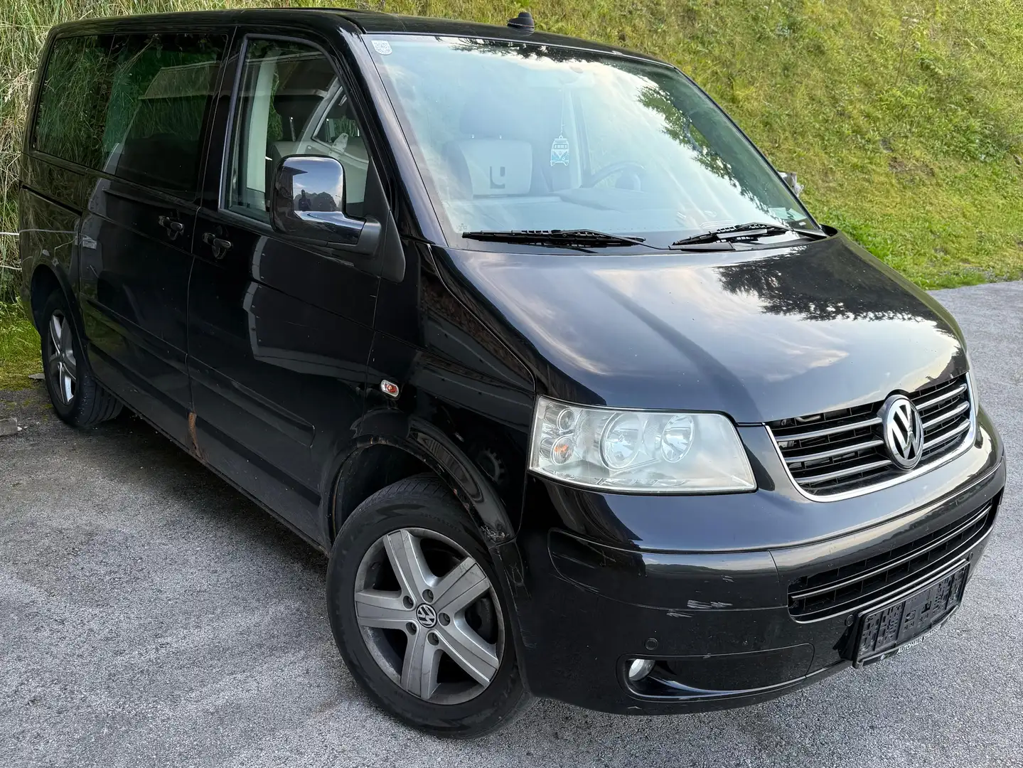 Volkswagen T5 Multivan Multivan United 2,5 TDI 4motion D-PF United Schwarz - 2