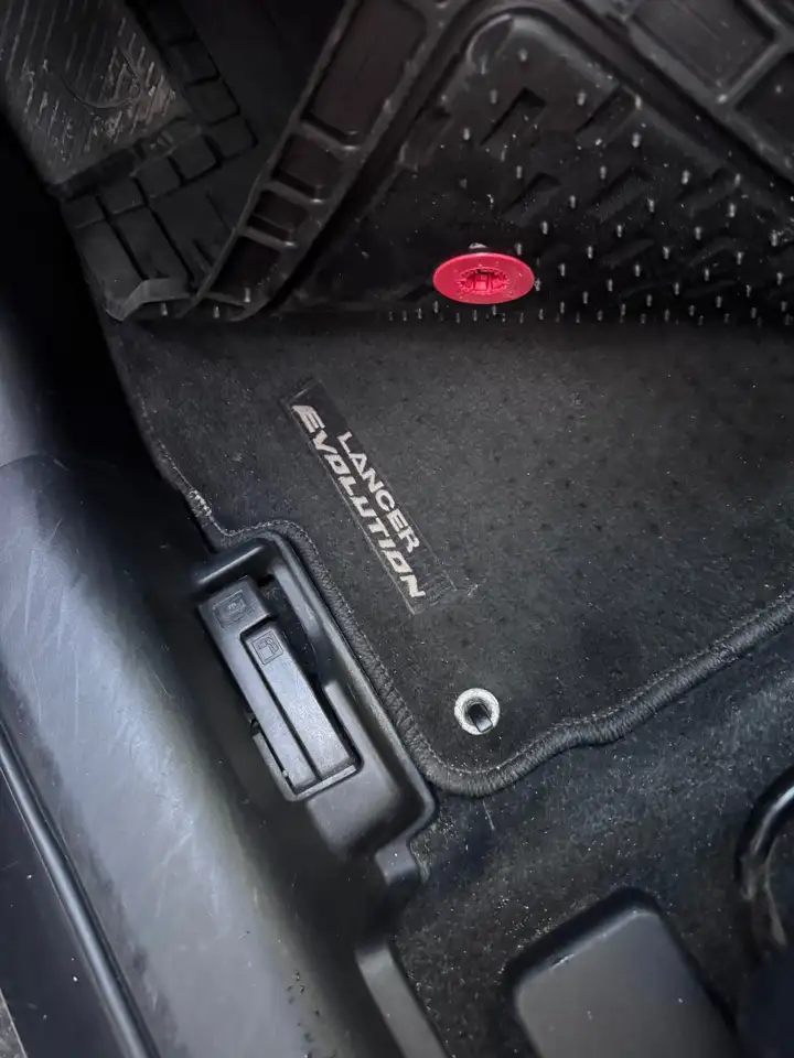 Mitsubishi Lancer photo Mitsubishi Lancer