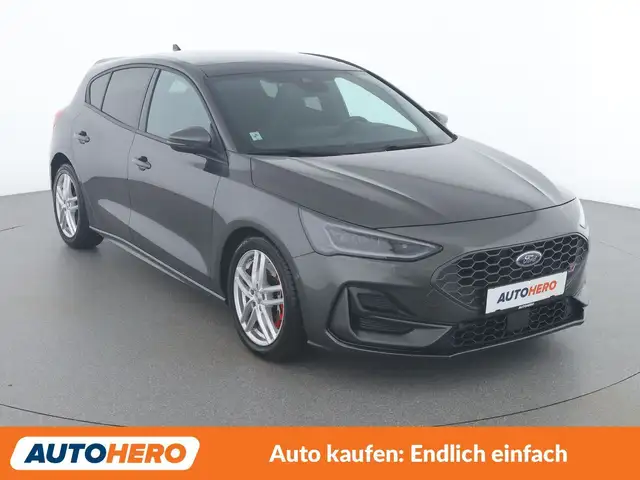 Ford Focus view 8