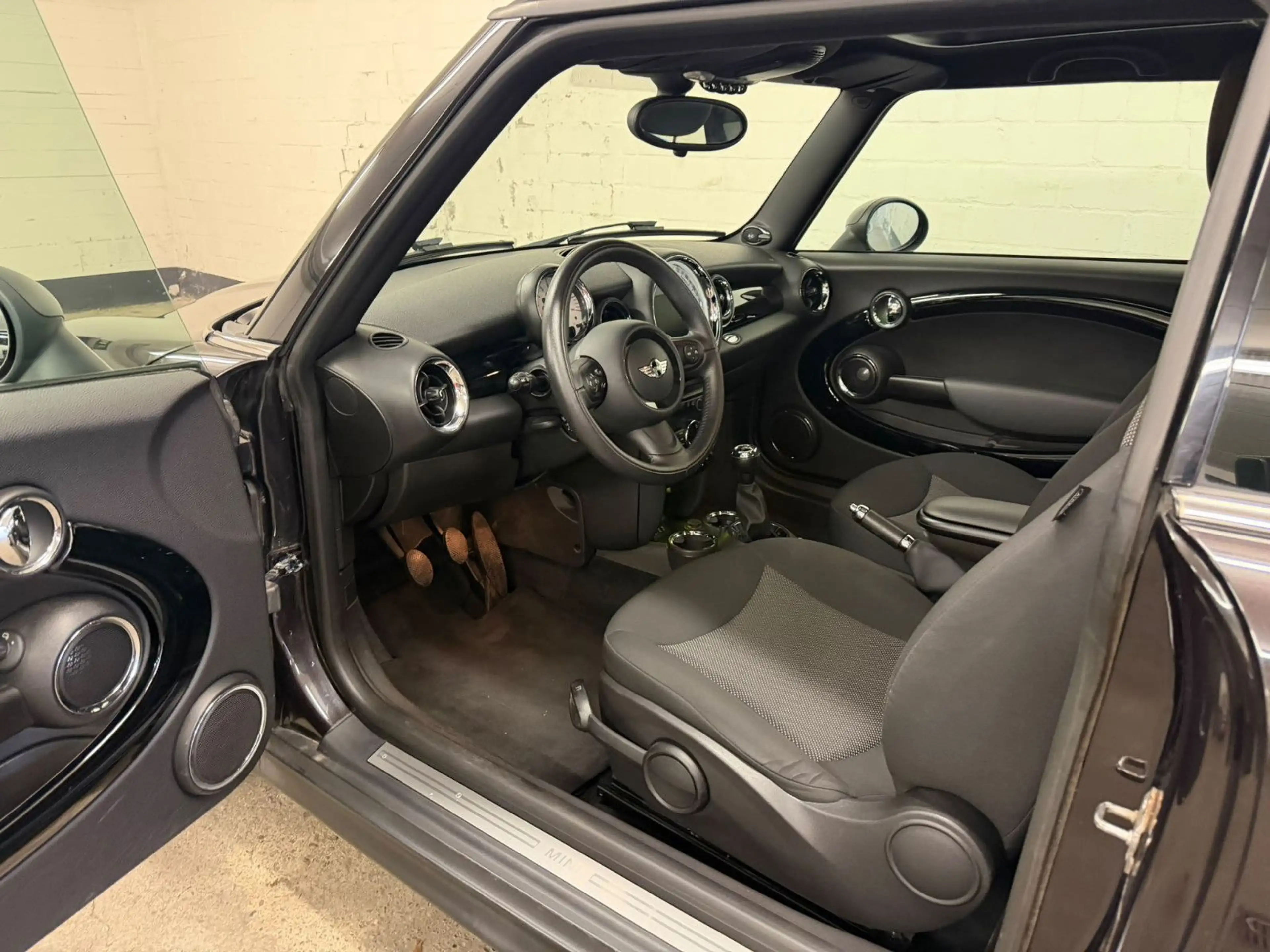 MINI One Mini One , Navi, Panorama , Harman Kardon — photo 7