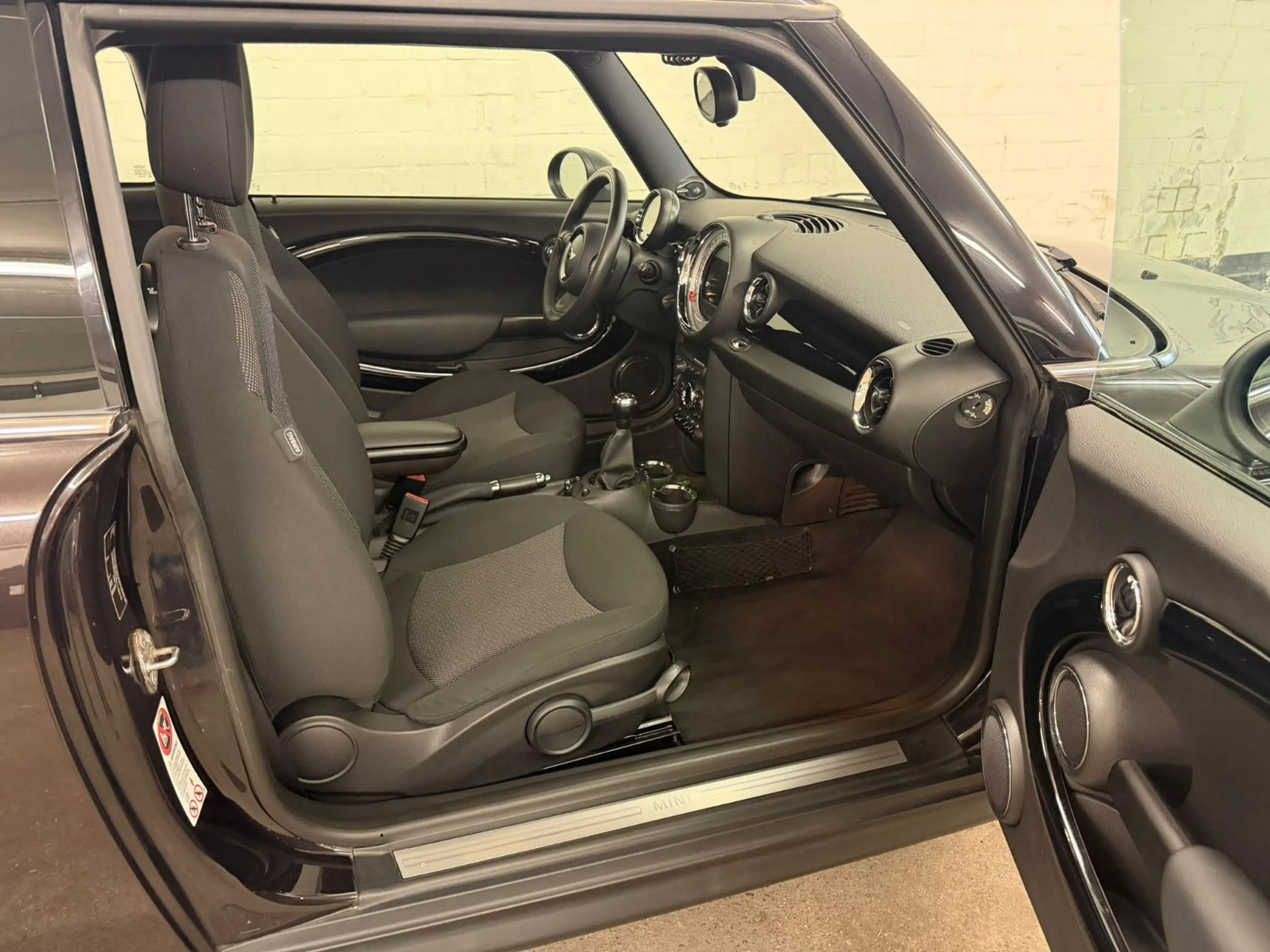 MINI One Mini One , Navi, Panorama , Harman Kardon — photo 11