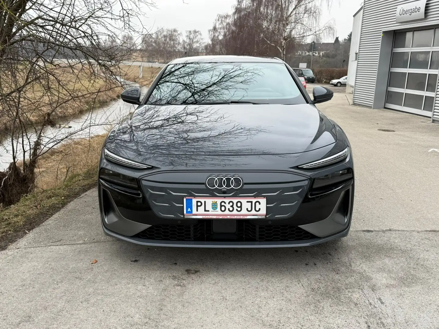 Audi A6 e-tron quattro Grau - 2