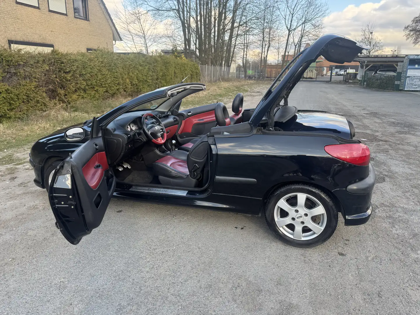 Peugeot 206 CC, Cabrio, HU/AU 03.2027, Volleder Schwarz - 1