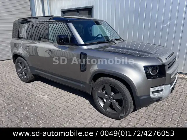 Land Rover Defender 110 HSE D300 PANO+AHK+BLACK PACK