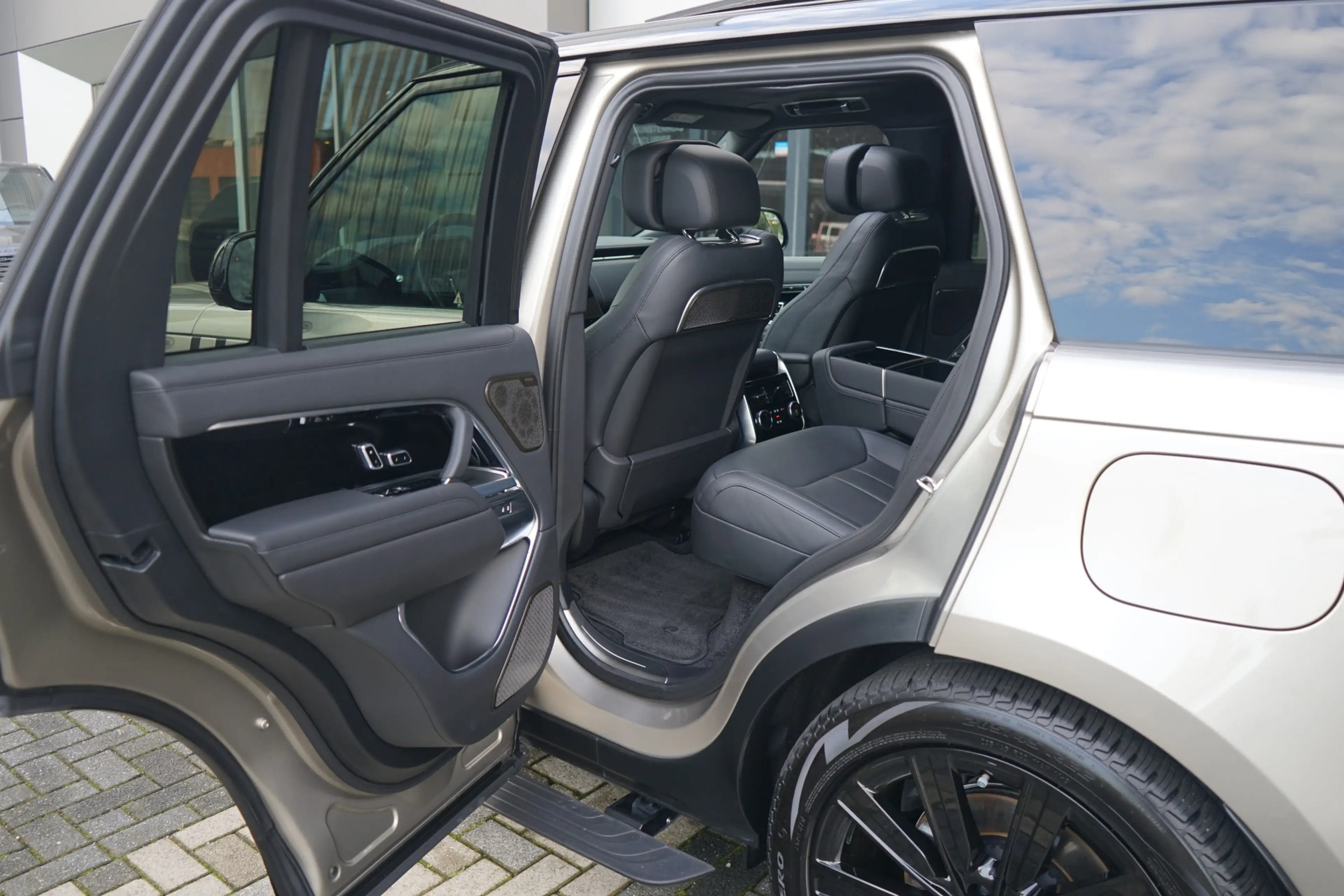 Land Rover Range Rover 3.0 P550e Autobiography PHEV | Elektrische treepla — photo 5