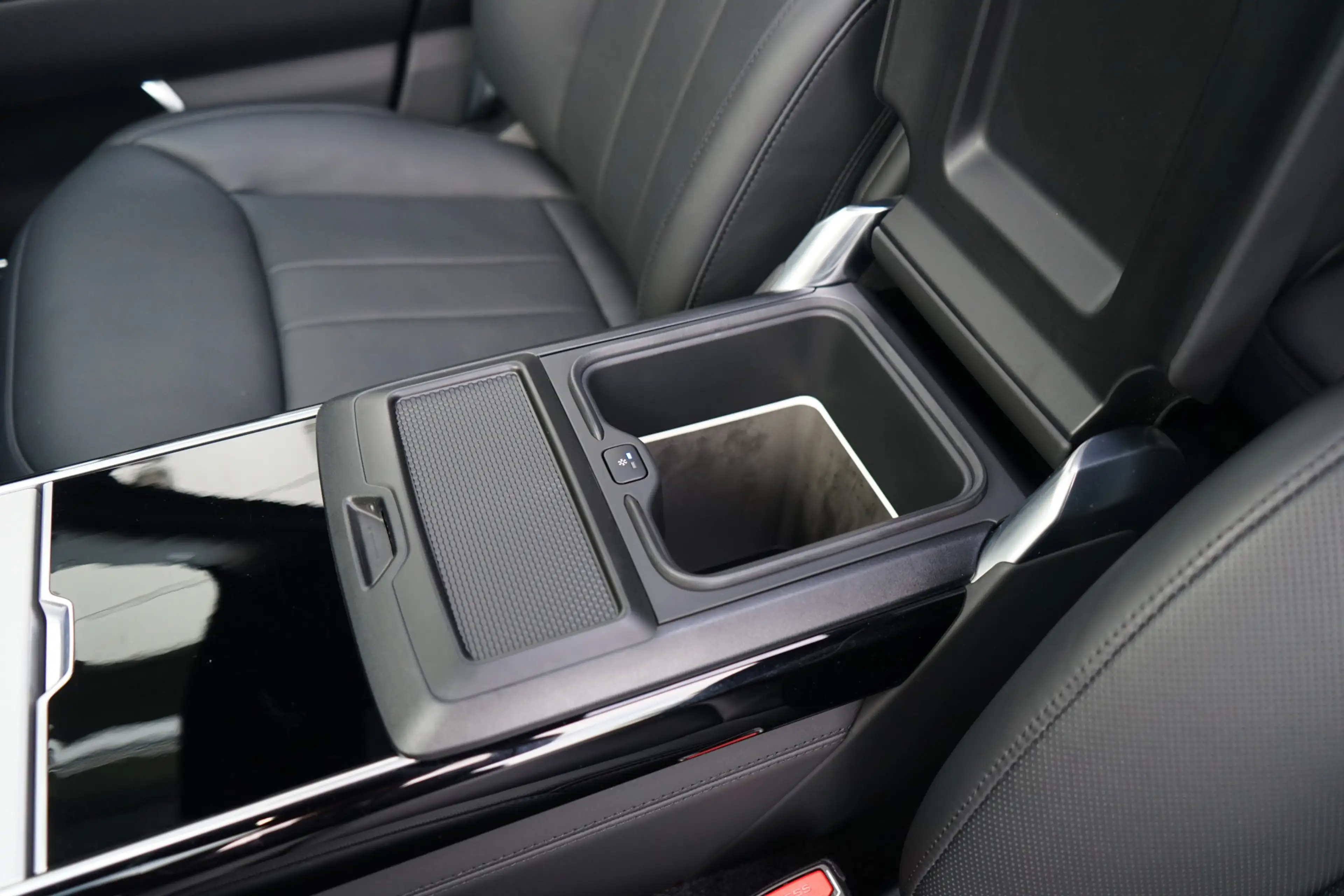 Land Rover Range Rover 3.0 P550e Autobiography PHEV | Elektrische treepla — photo 28