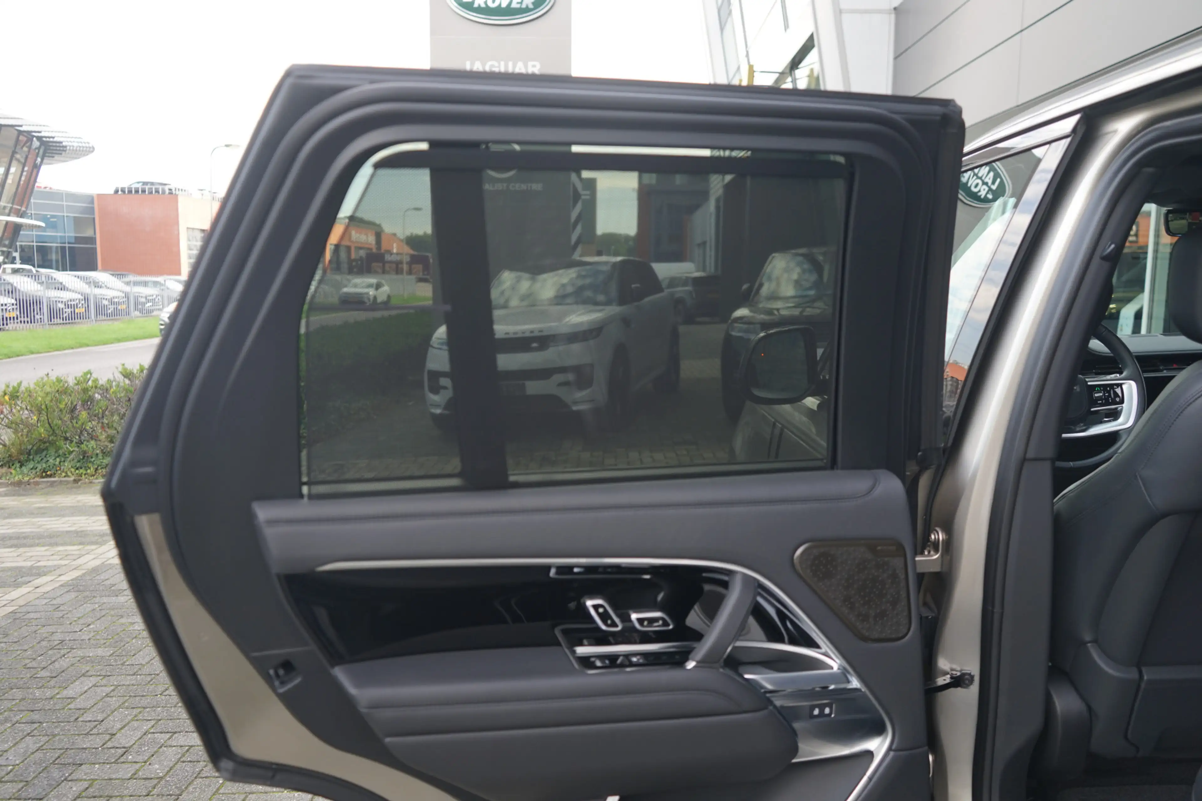 Land Rover Range Rover 3.0 P550e Autobiography PHEV | Elektrische treepla — photo 29