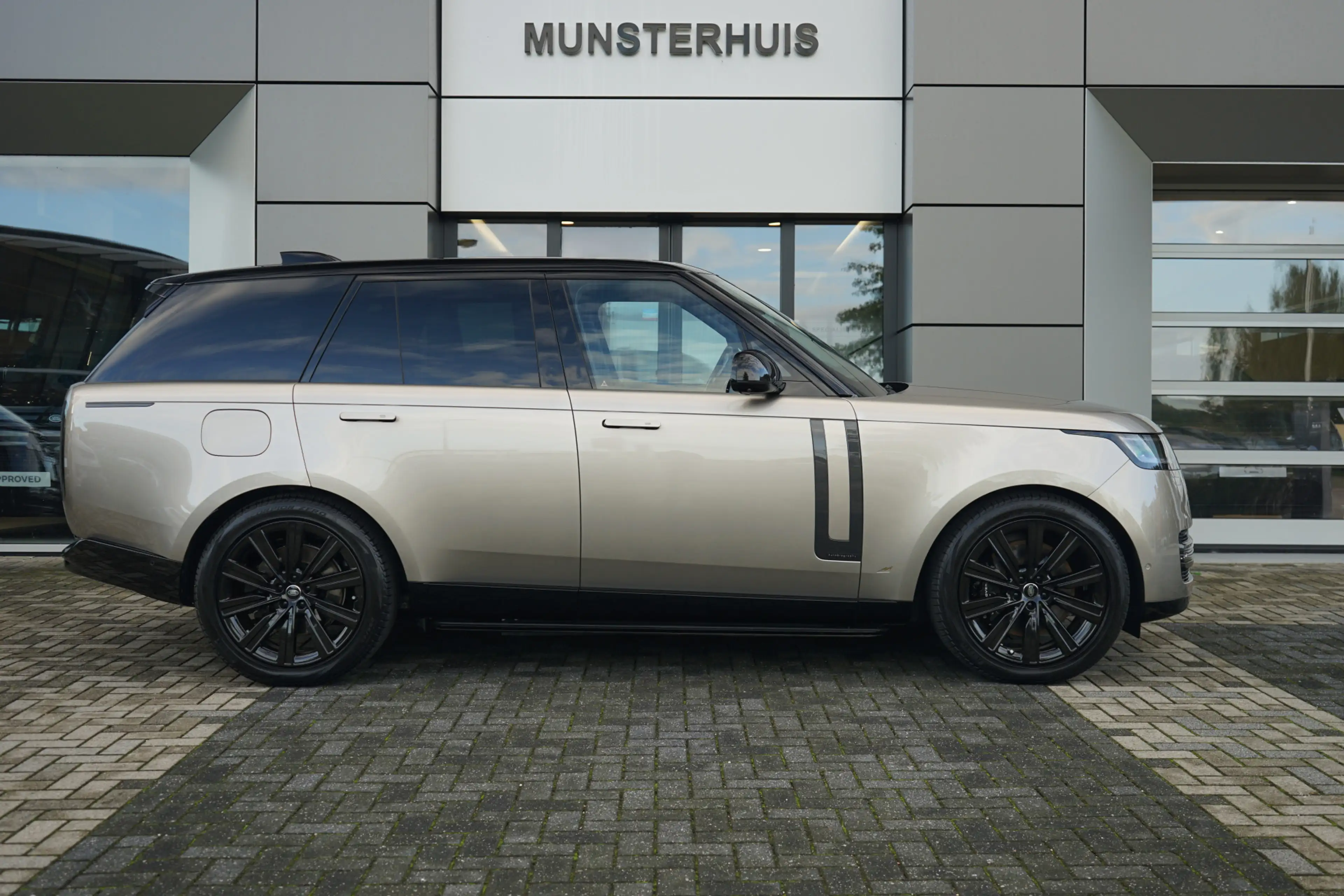 Land Rover Range Rover 3.0 P550e Autobiography PHEV | Elektrische treepla — photo 13