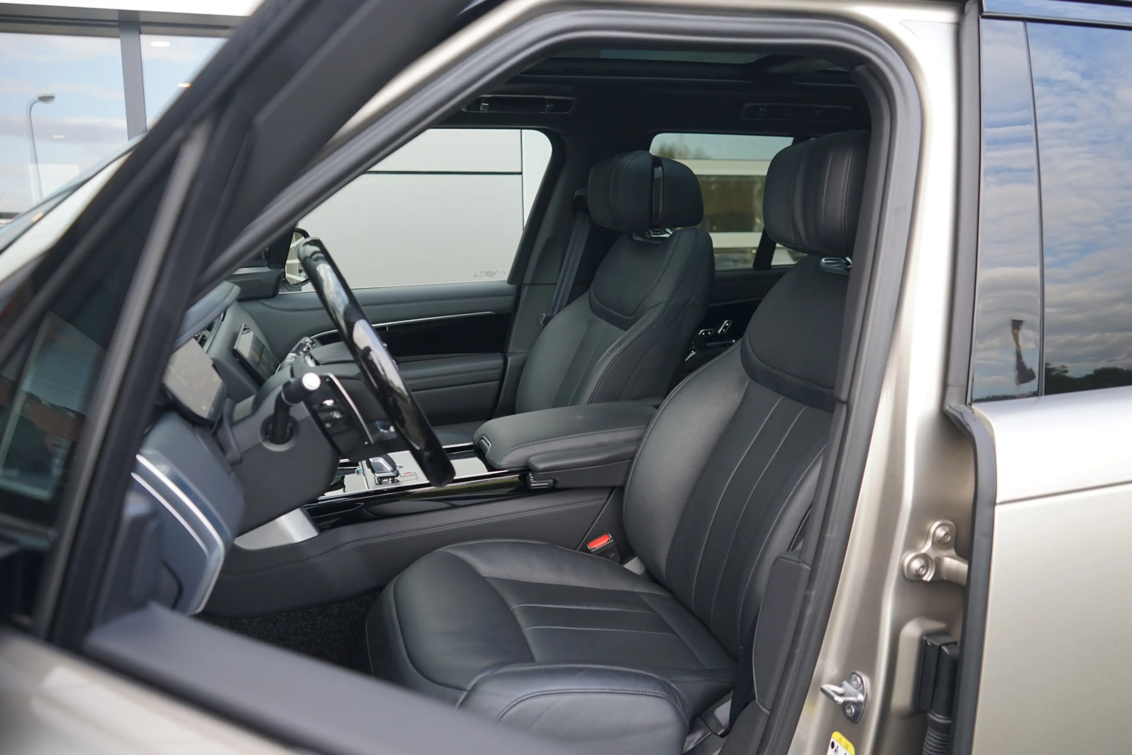 Land Rover Range Rover 3.0 P550e Autobiography PHEV | Elektrische treepla — photo 12