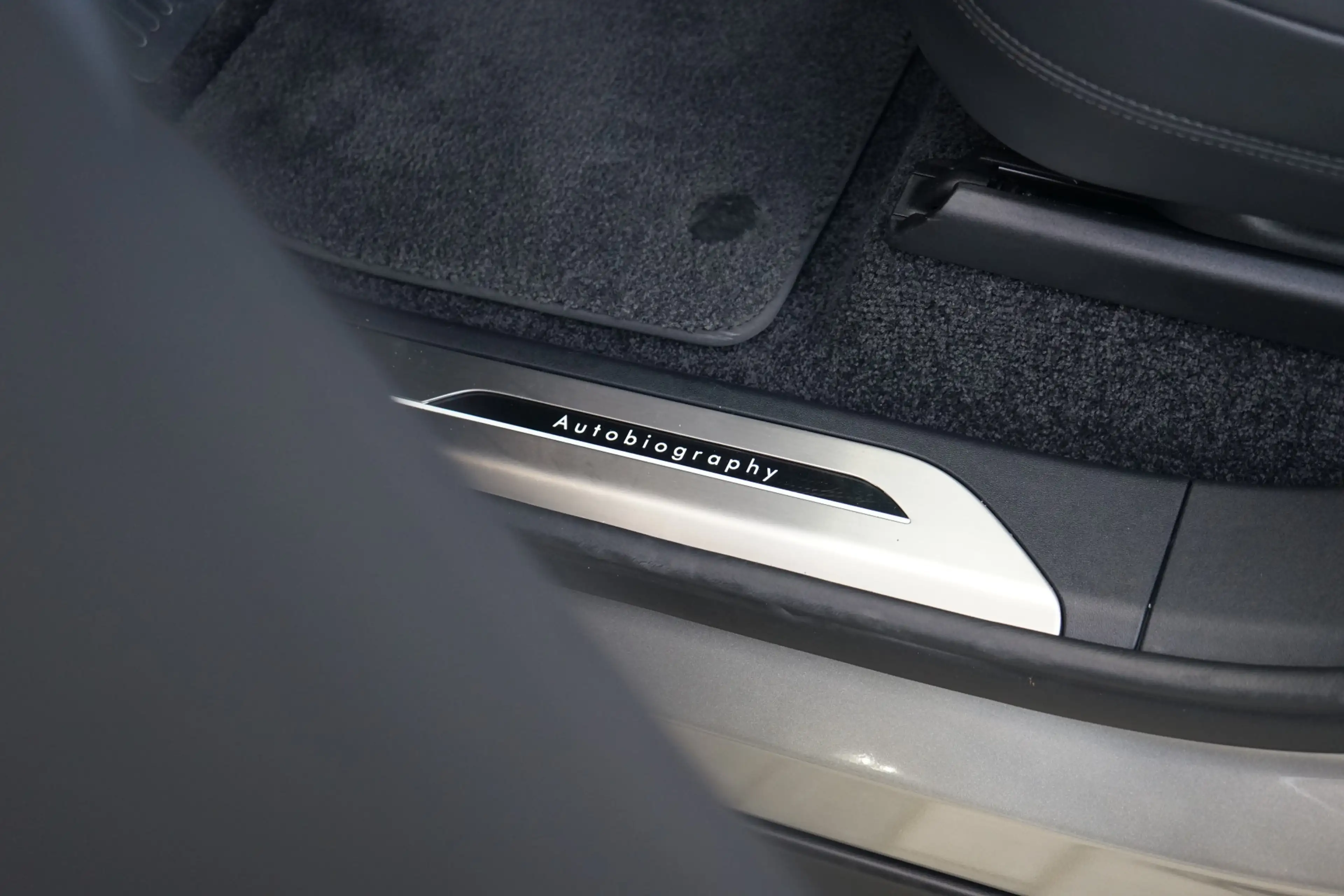 Land Rover Range Rover 3.0 P550e Autobiography PHEV | Elektrische treepla — photo 16