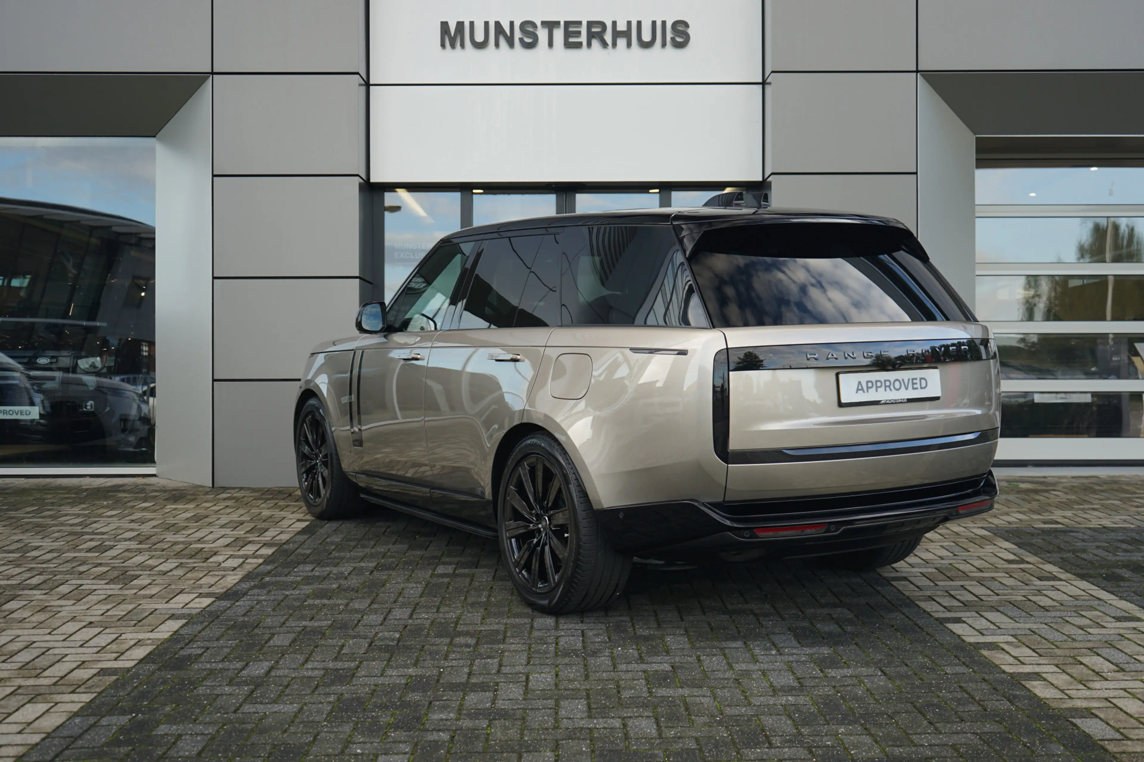 Land Rover Range Rover 3.0 P550e Autobiography PHEV | Elektrische treepla — photo 11