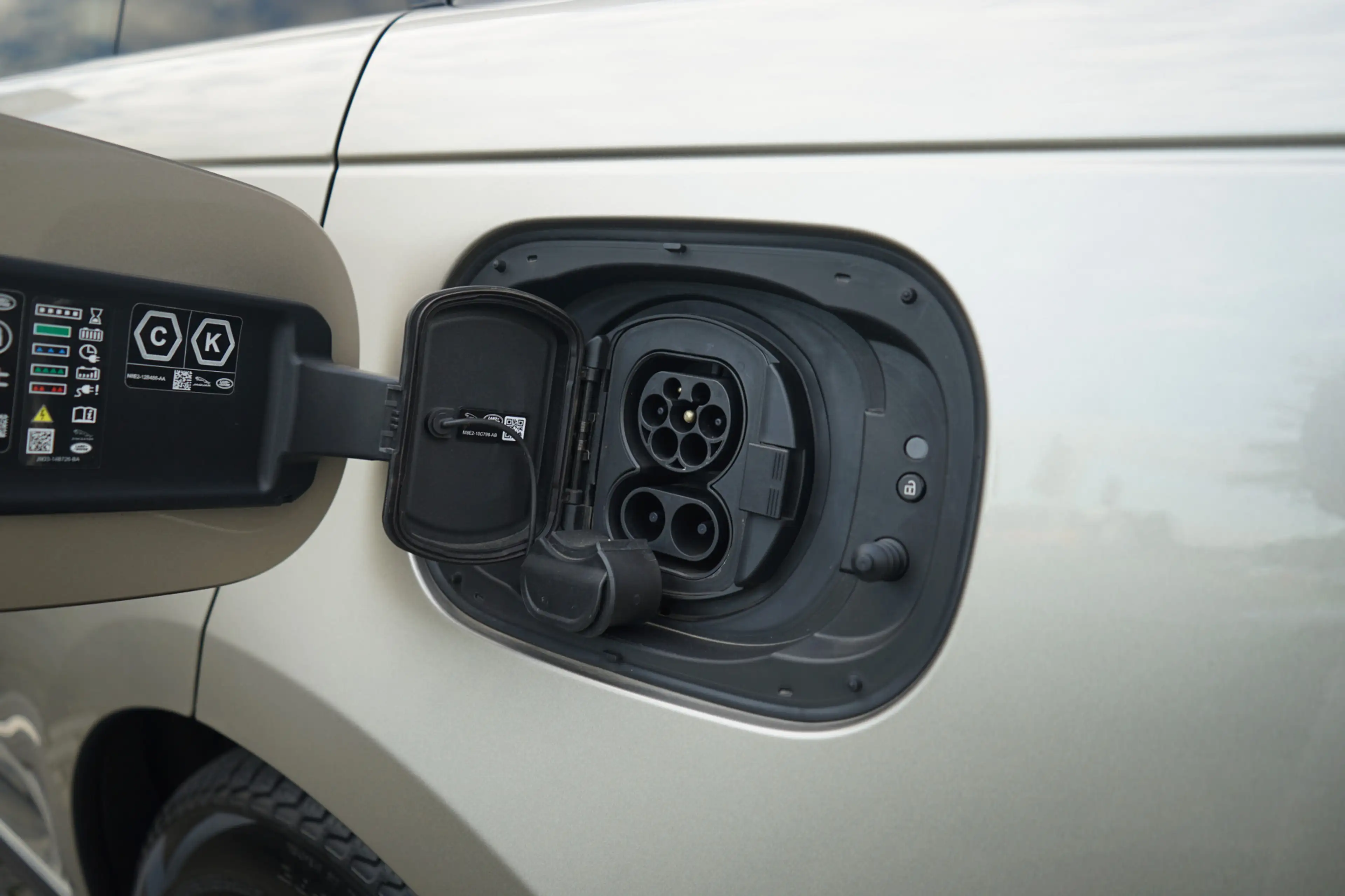 Land Rover Range Rover 3.0 P550e Autobiography PHEV | Elektrische treepla — photo 30