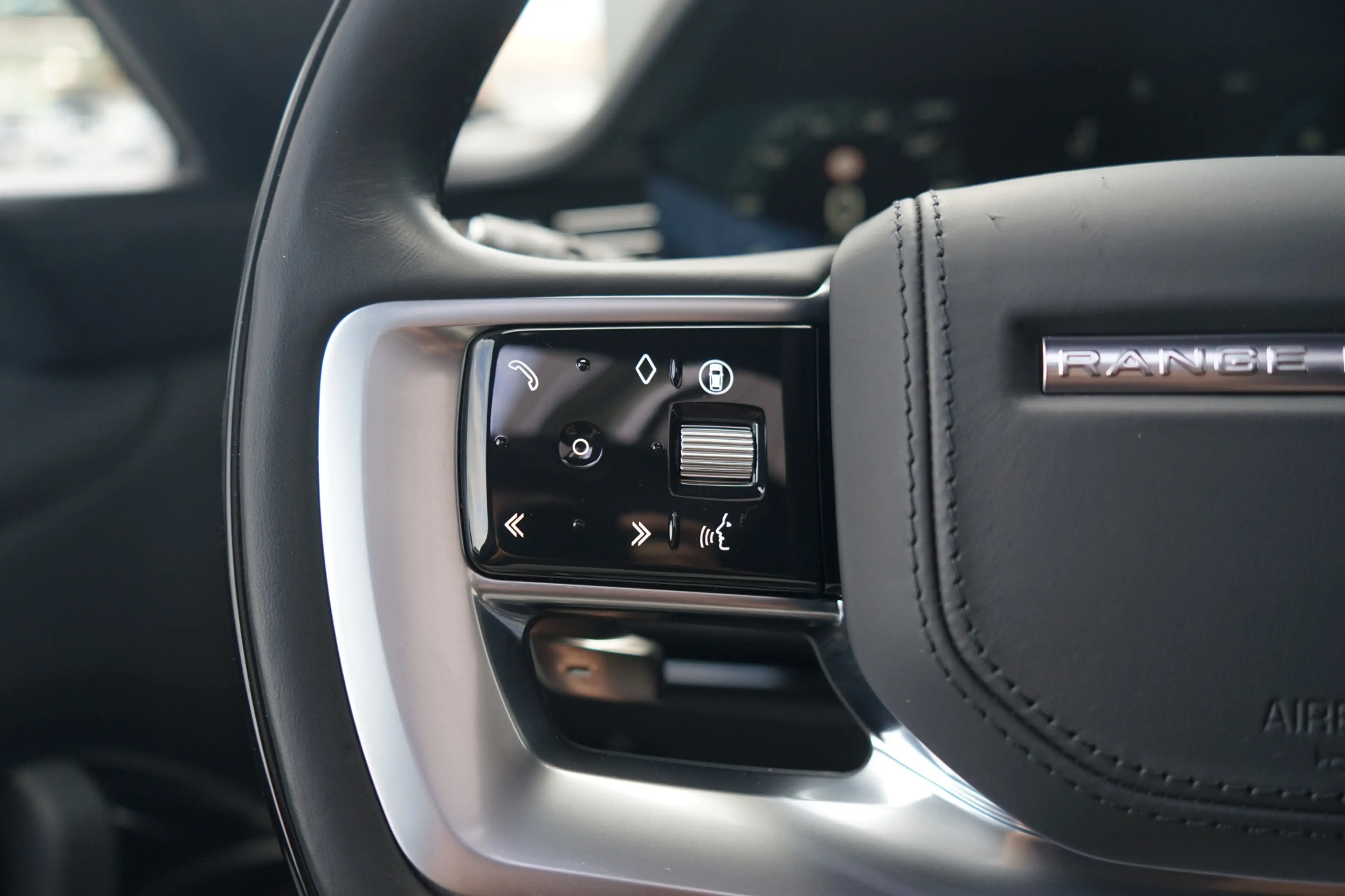 Land Rover Range Rover 3.0 P550e Autobiography PHEV | Elektrische treepla — photo 17