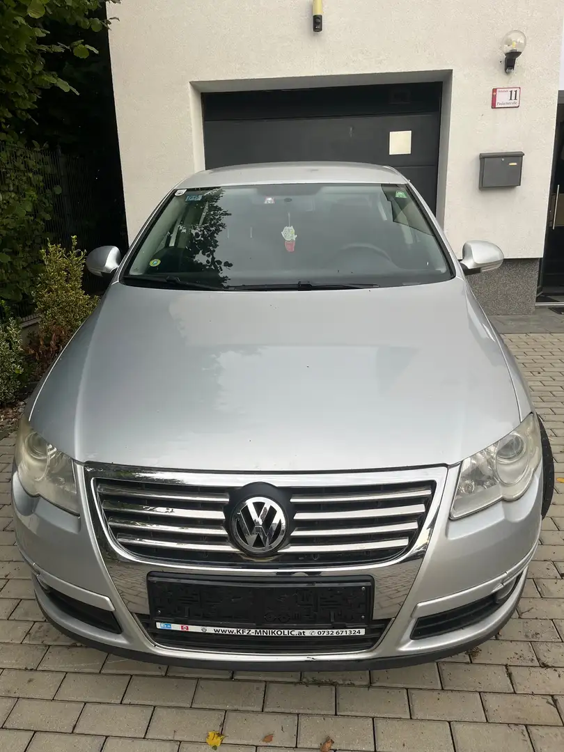 Volkswagen Passat 1,9TDI Grau - 1