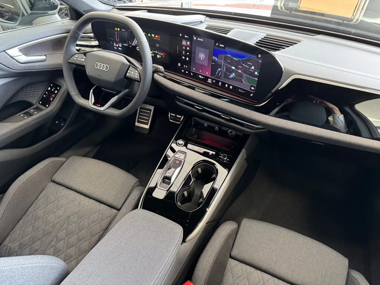 Audi A5 Avant 2.0 TFSIe 299pk quattro S edition | B&O soun Zwart - 2