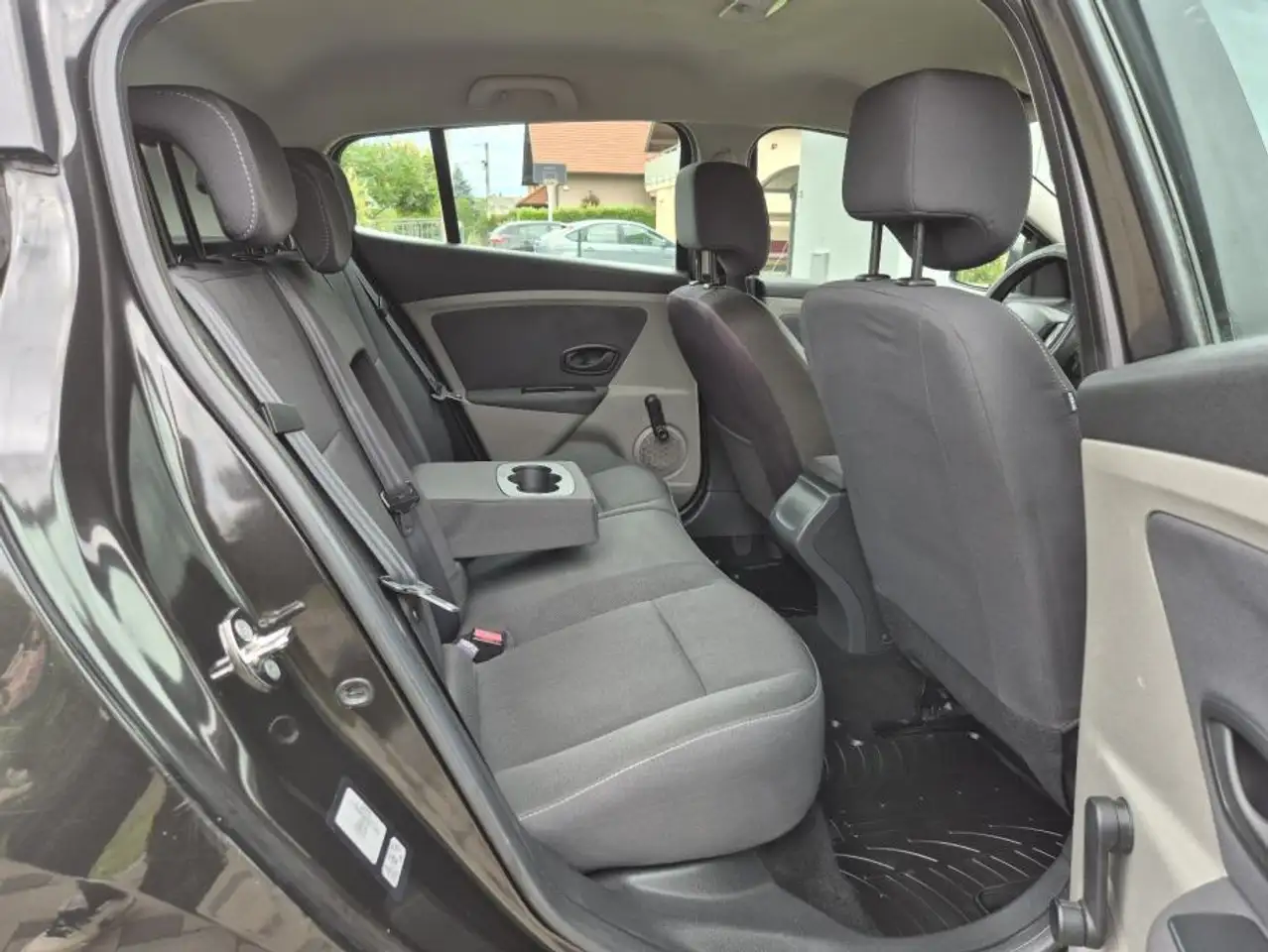 Renault Megane Mégane Break 1.6i 16V Expression 2011, foto 5