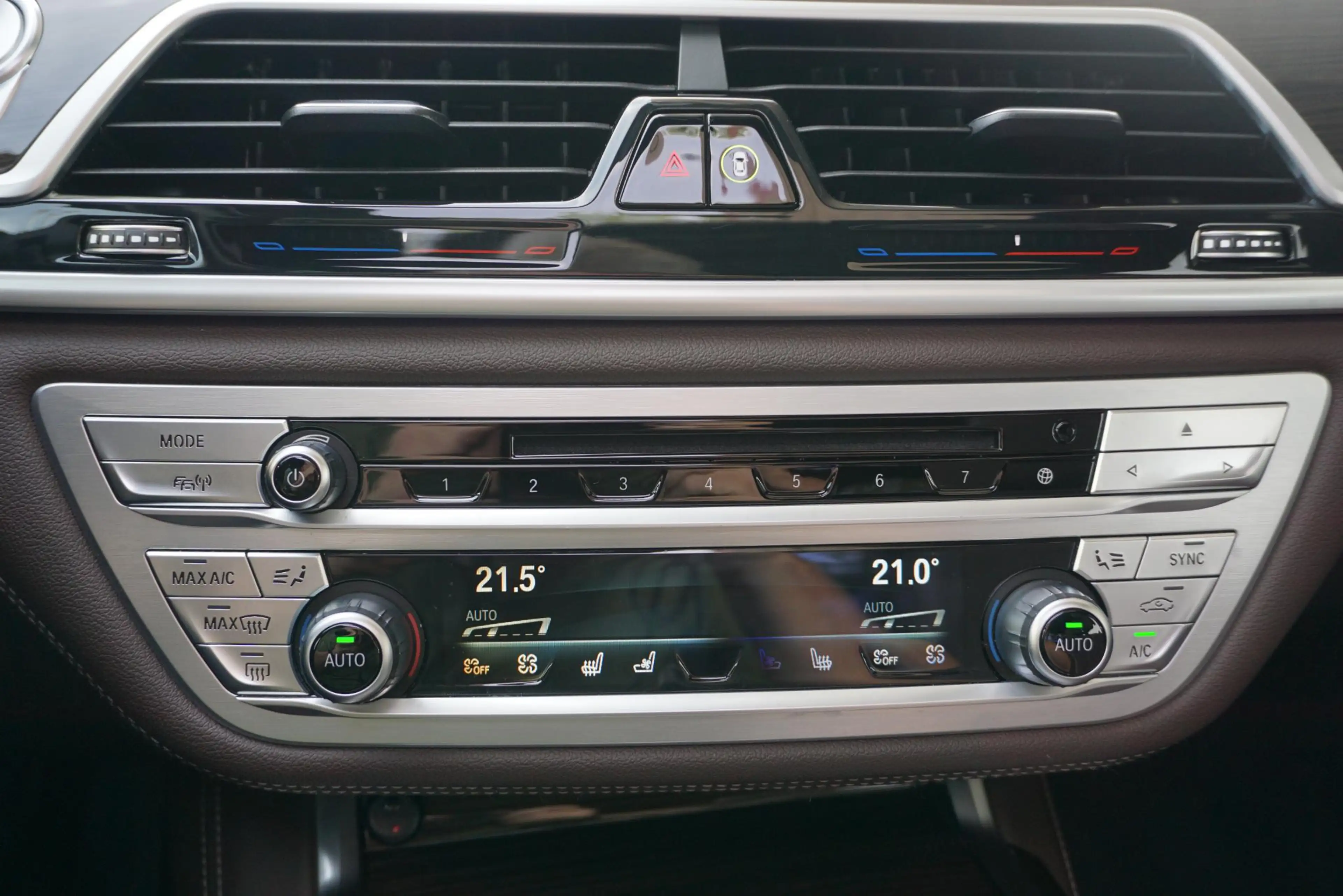 BMW 745 7-serie 745e High Executive | 89% Soh | Bowers & W — photo 11