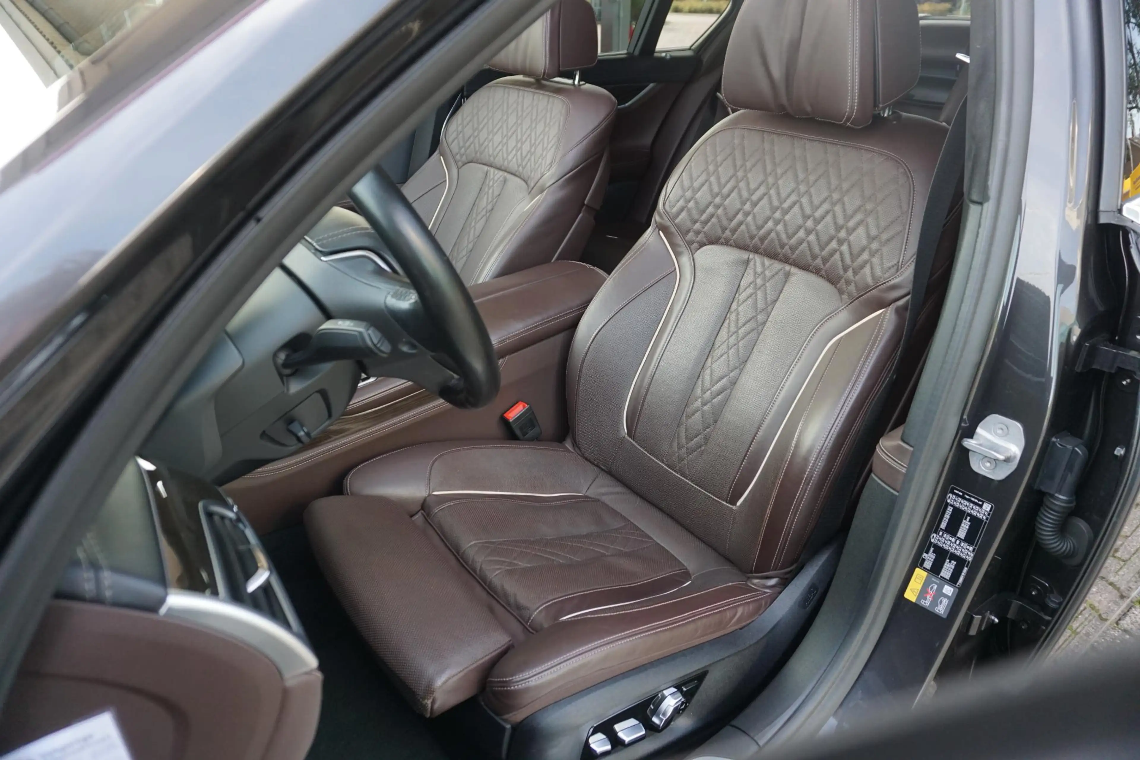 BMW 745 7-serie 745e High Executive | 89% Soh | Bowers & W — photo 5