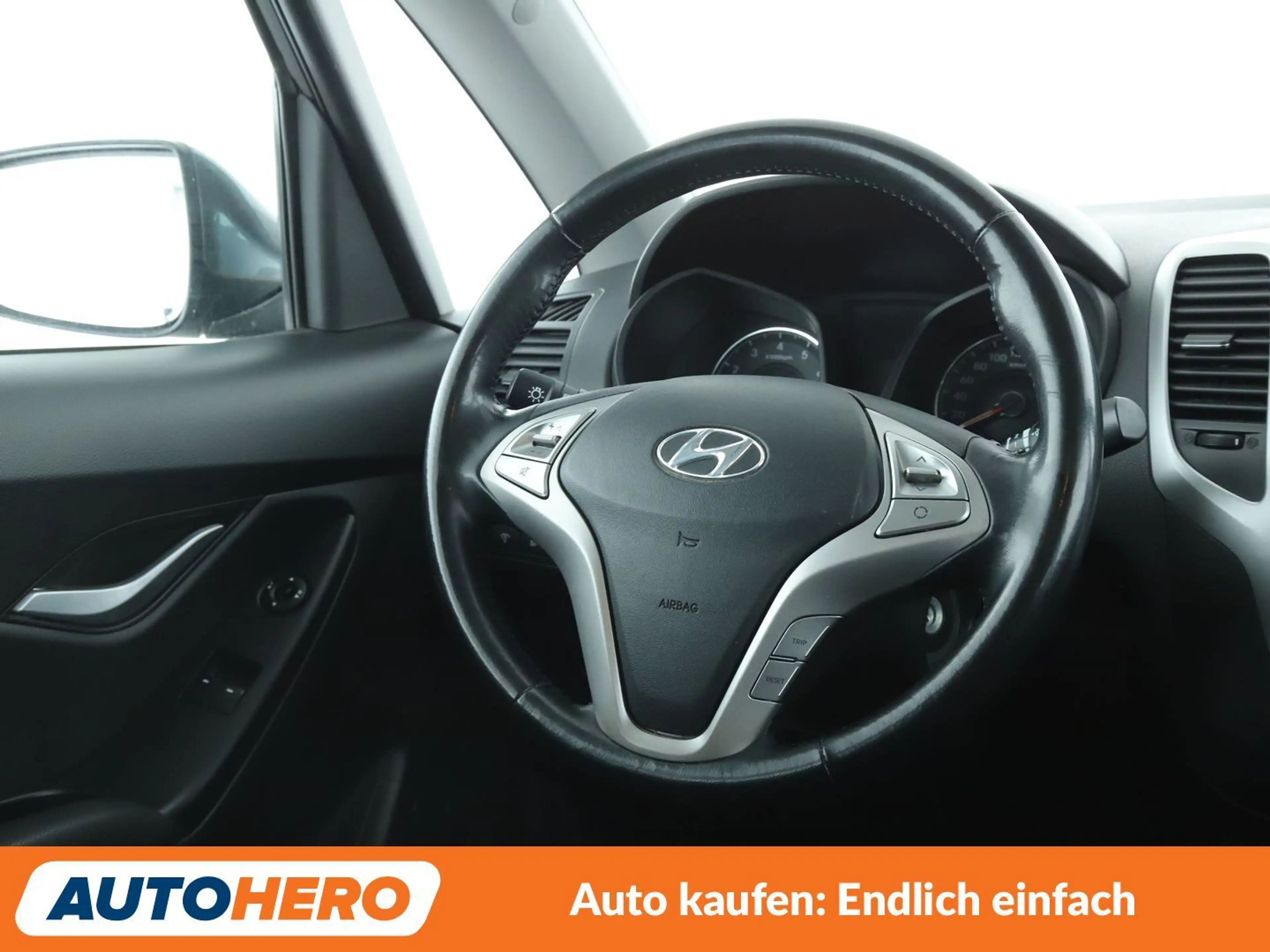 Hyundai iX20 1.6 Comfort*KLIMA*AHK*GARANTIE* — photo 11