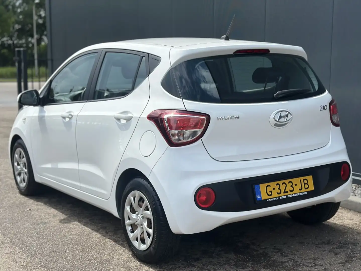 Hyundai i10 1.0i Comfort Blanc - 2