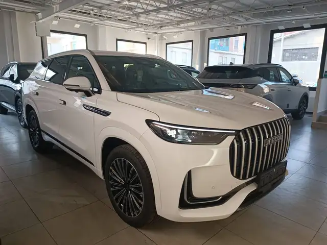 Jaecoo J8 view 3