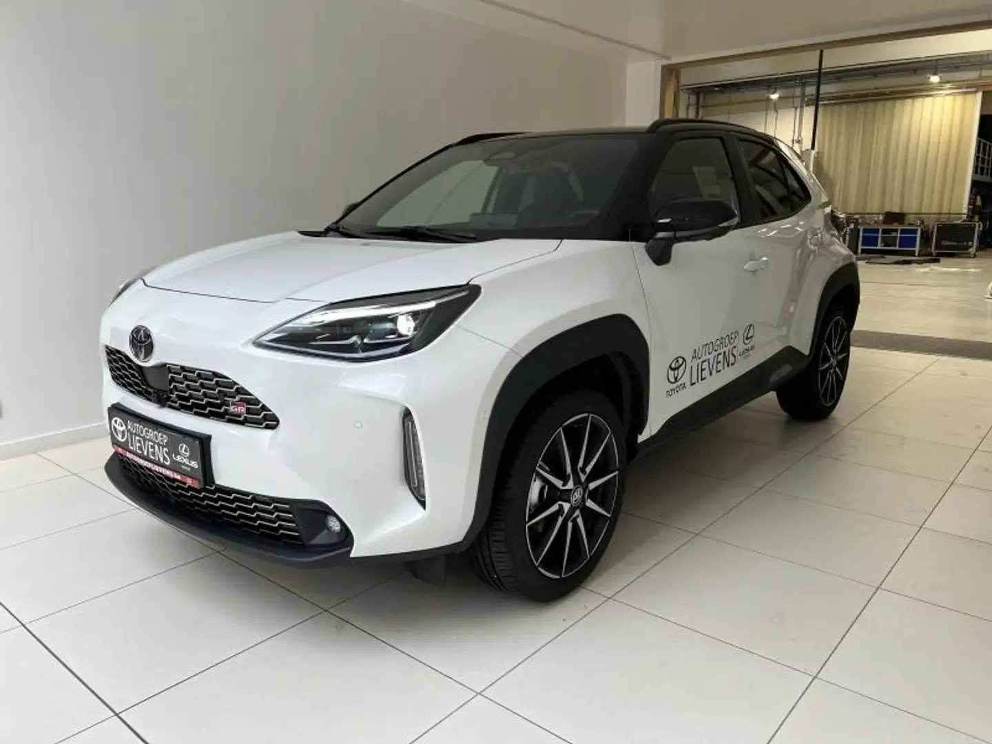 Toyota Yaris Cross GR SPORT 1.5HYB CVT 130PK Fehér - 1
