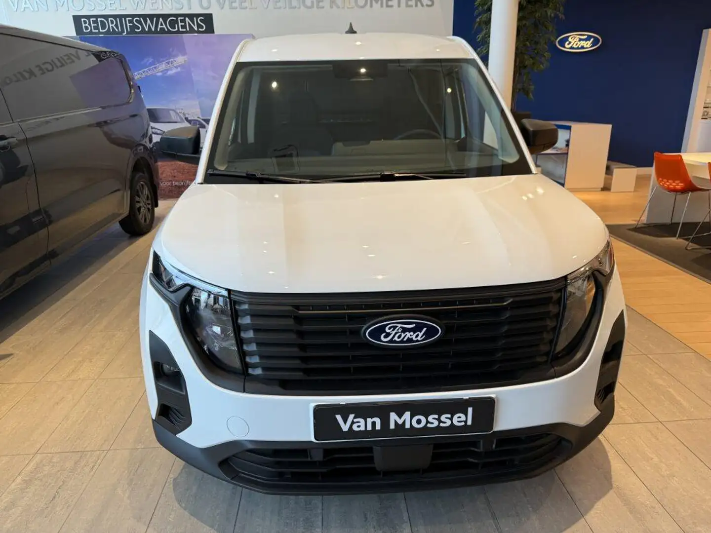 Ford Transit Courier | Voorraad auto! | Frozen White | LED Dagrijverlic Blanco - 2