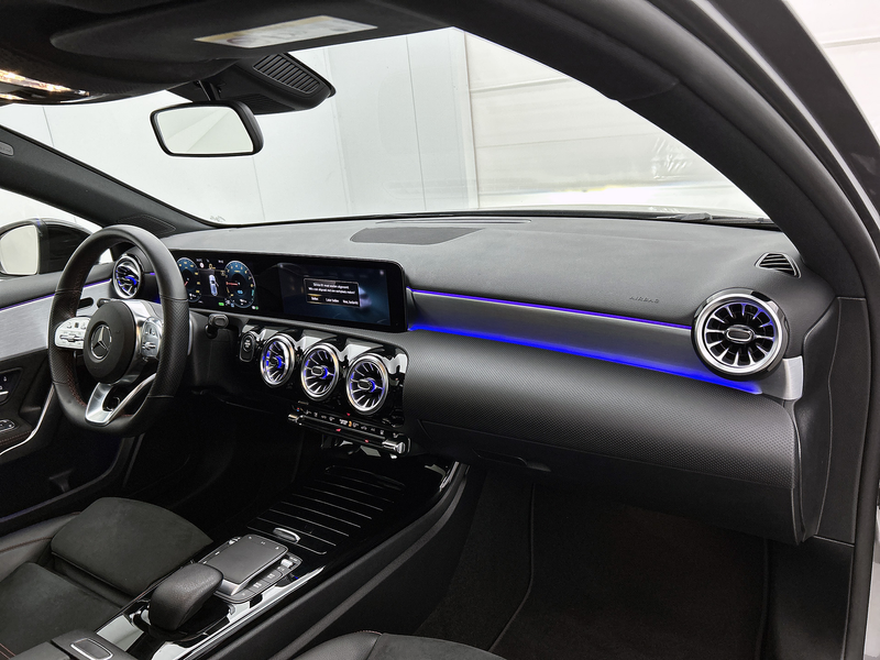 Mercedes-Benz A 250 e Business Solution AMG Limited Panoramadak | AMG — photo 7